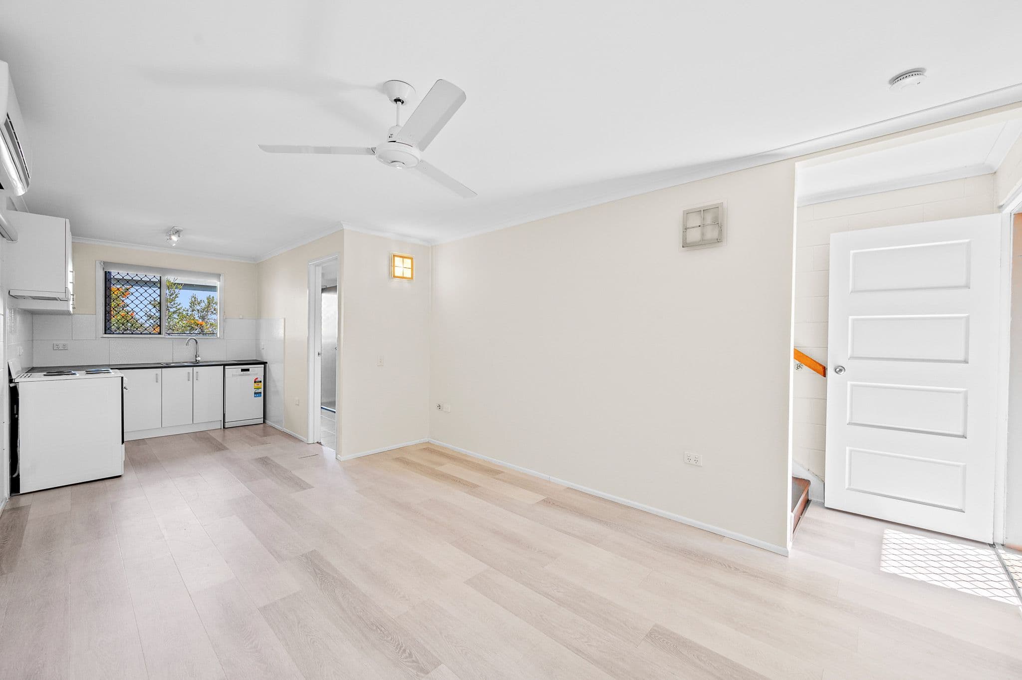 4 Wenitong Street, West Gladstone QLD 4680, West Gladstone - Thumbnail 2