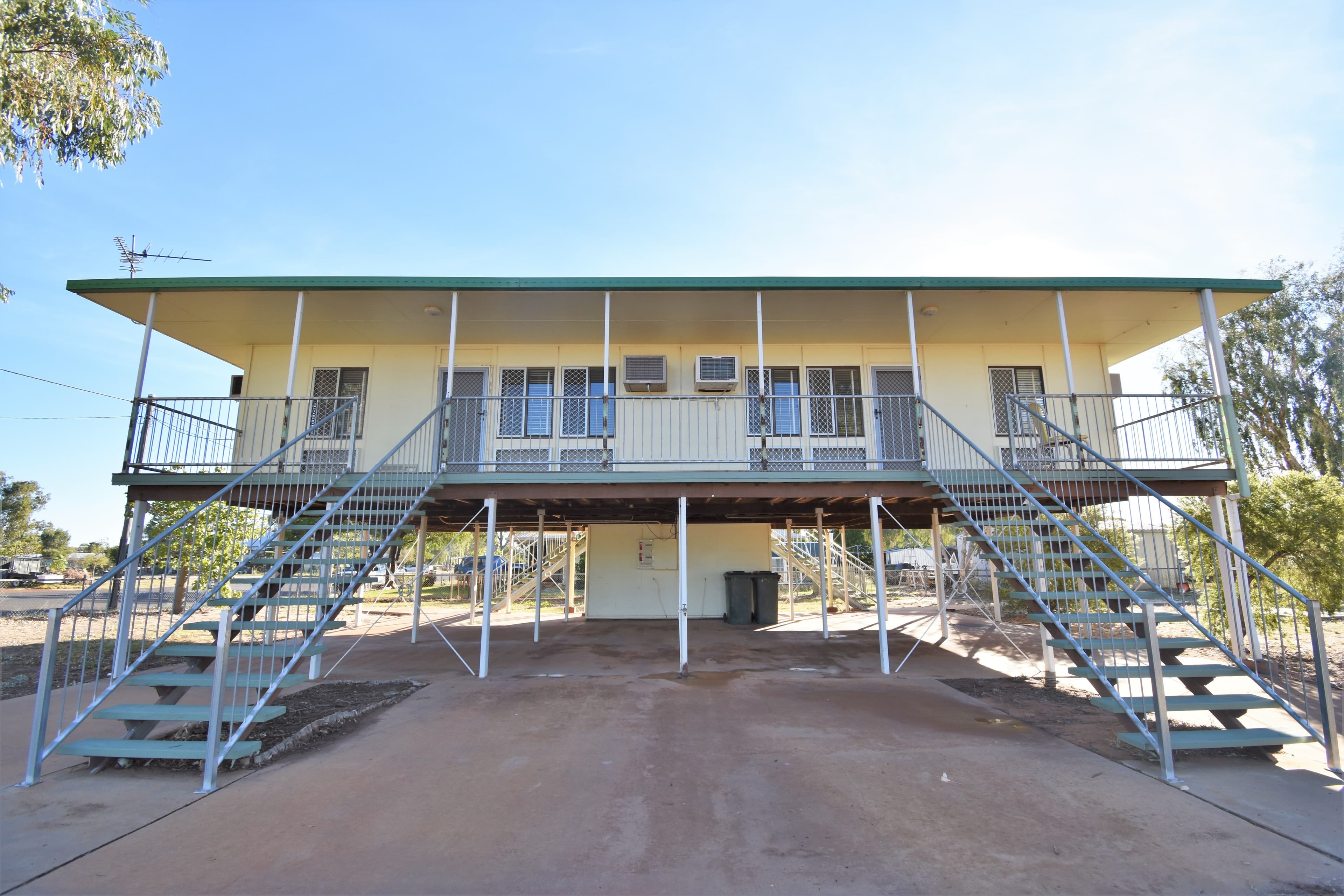 46 Willow Street, Barcaldine QLD 4725, Barcaldine - Thumbnail 2