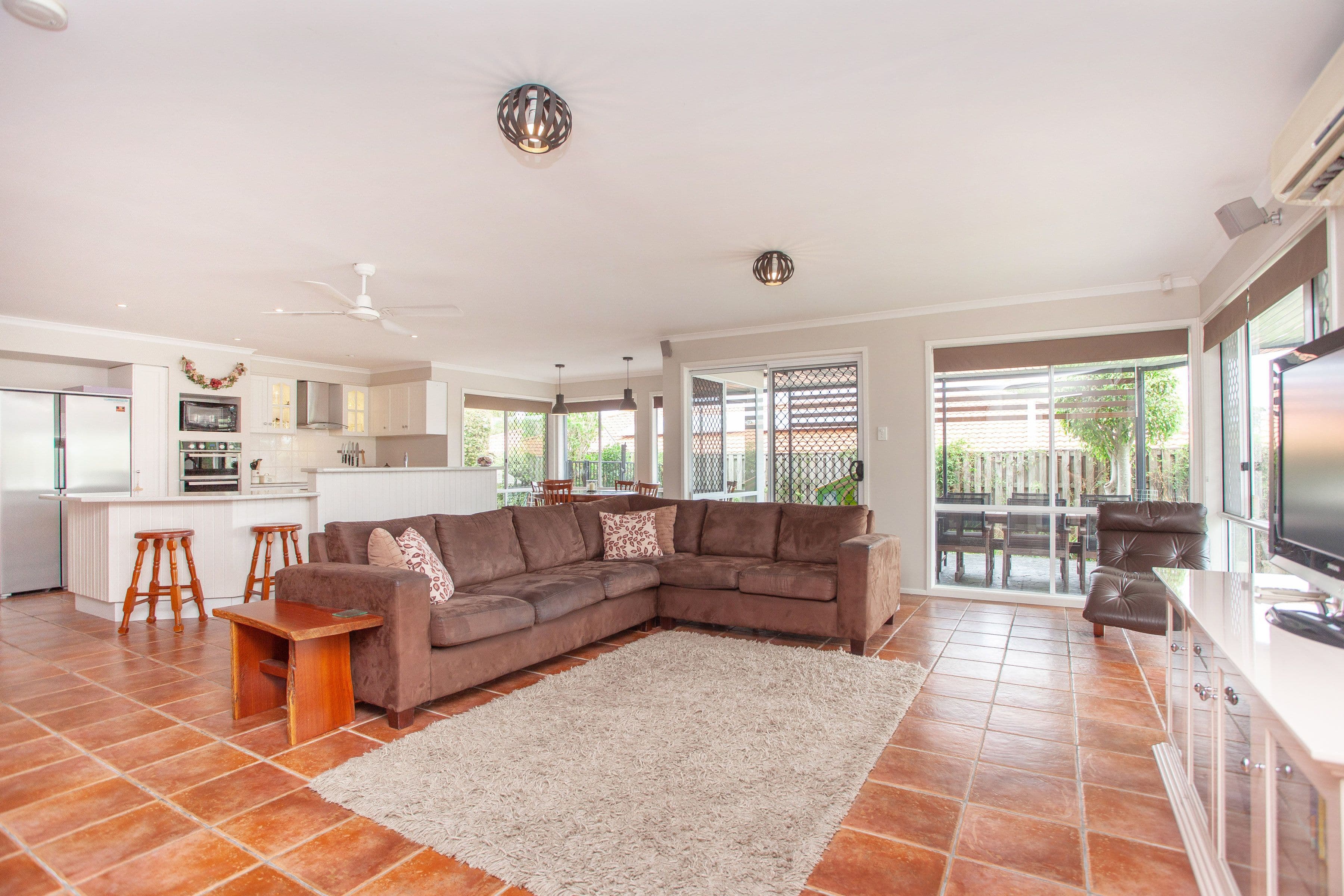 14 Brookland Court, Molendinar QLD 4214, Molendinar - Thumbnail 4