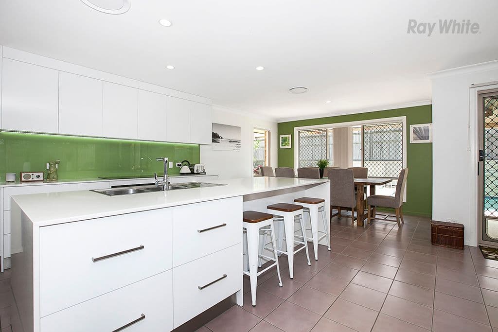 6 Lochern Court, North Lakes QLD 4509, North Lakes - Thumbnail 3