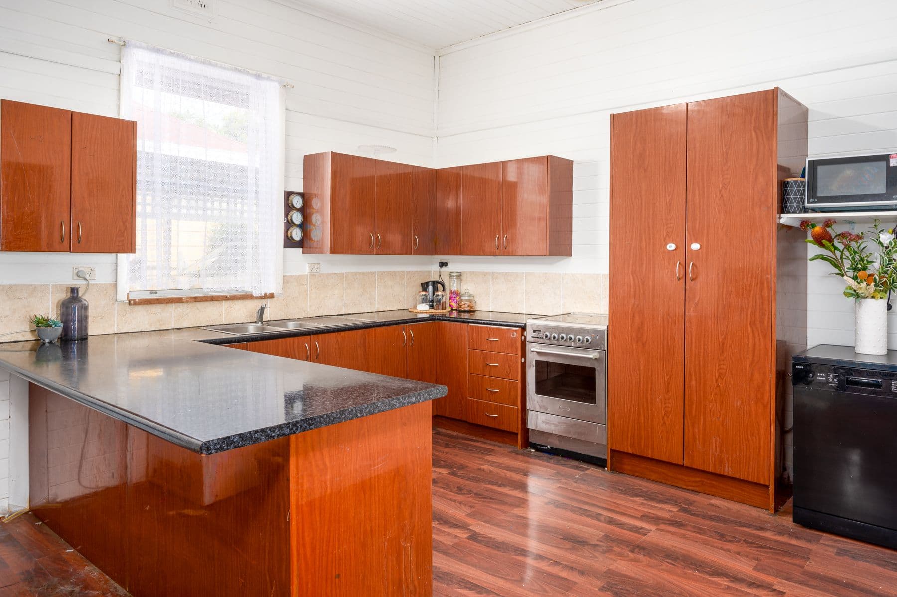 10 Scott Avenue, Dungog NSW 2420, Dungog - Thumbnail 3