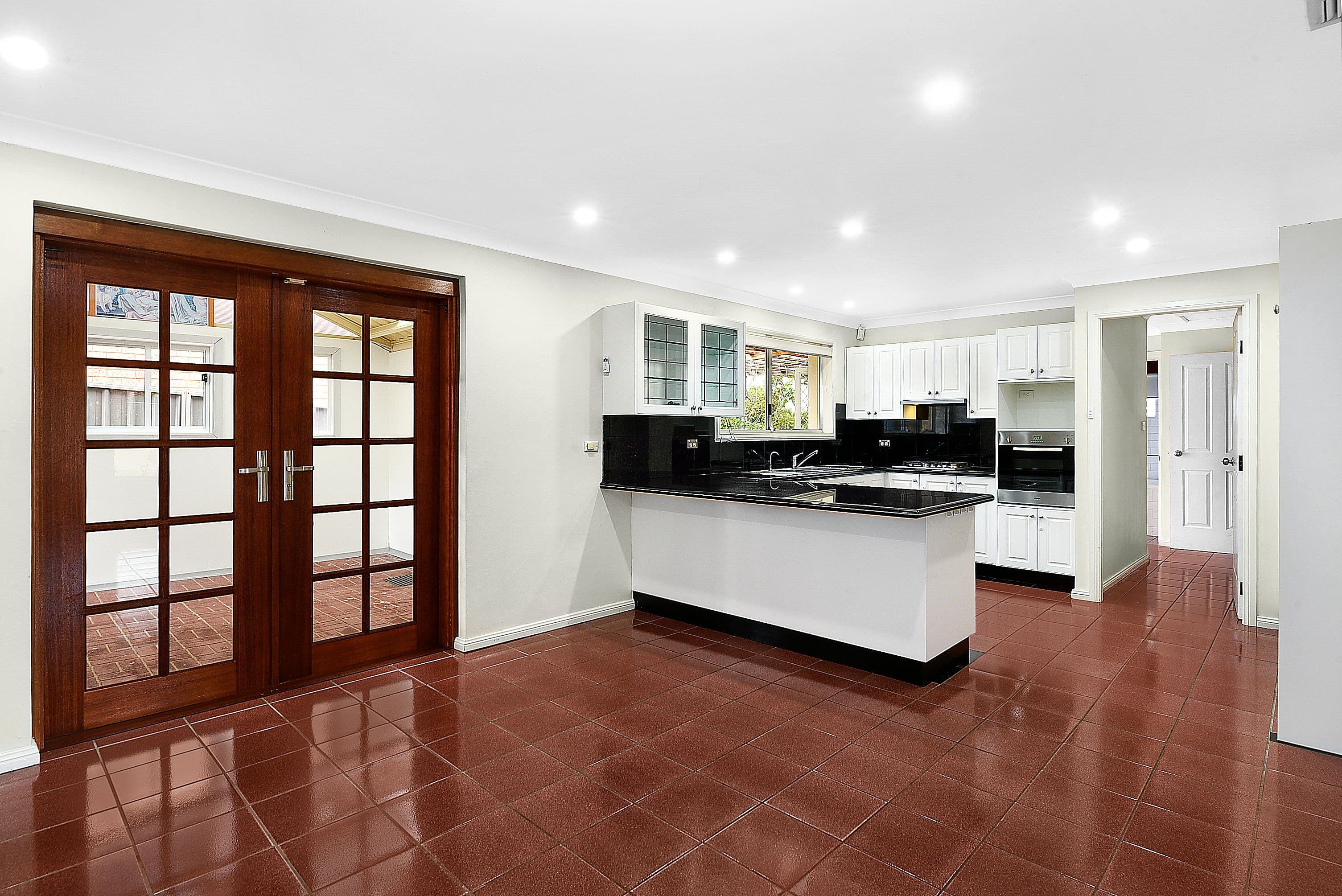 9 Cuthbert Crescent, Edensor Park - Thumbnail 3