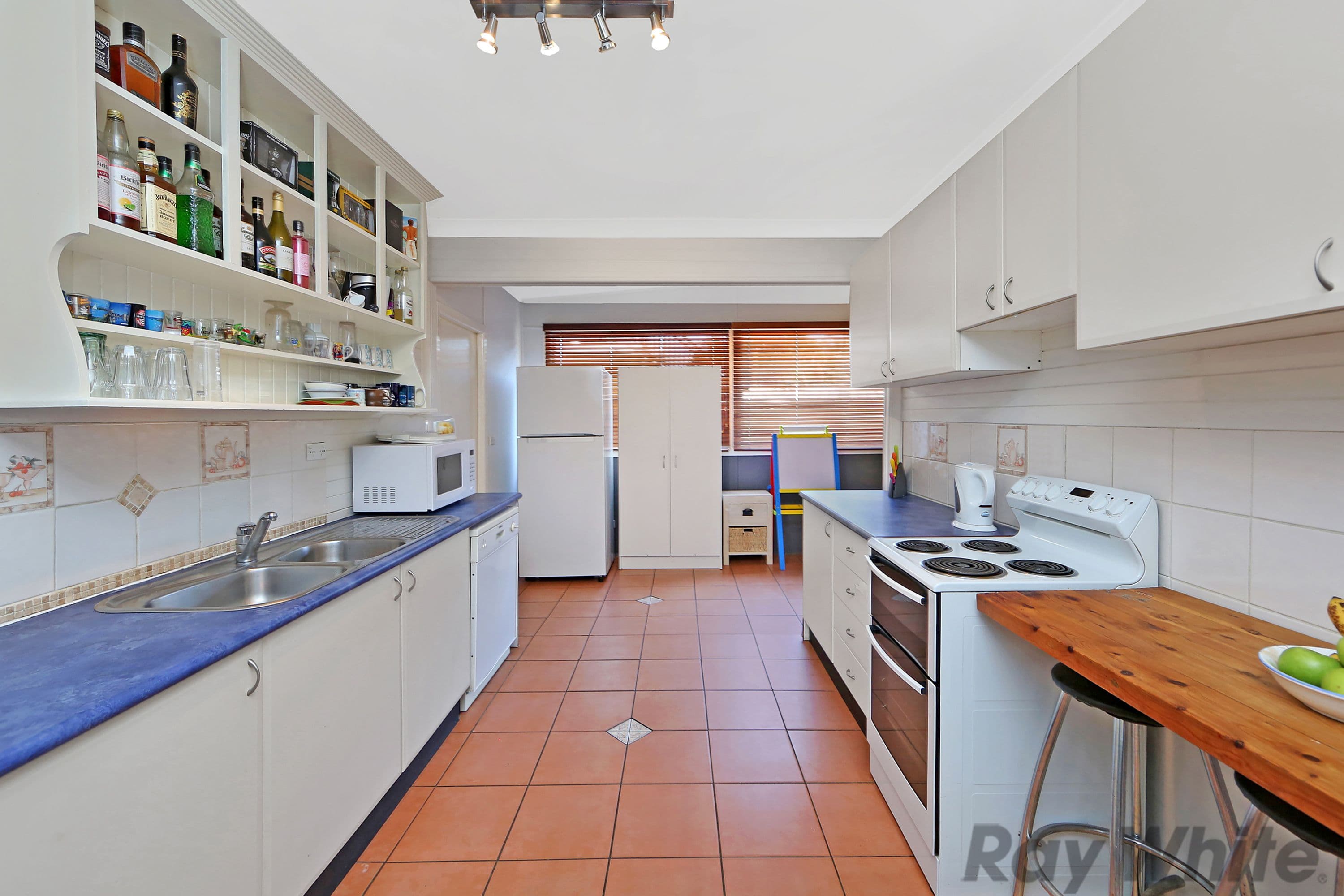 80 Elizabeth Bay Drive, Lake Munmorah - Thumbnail 2