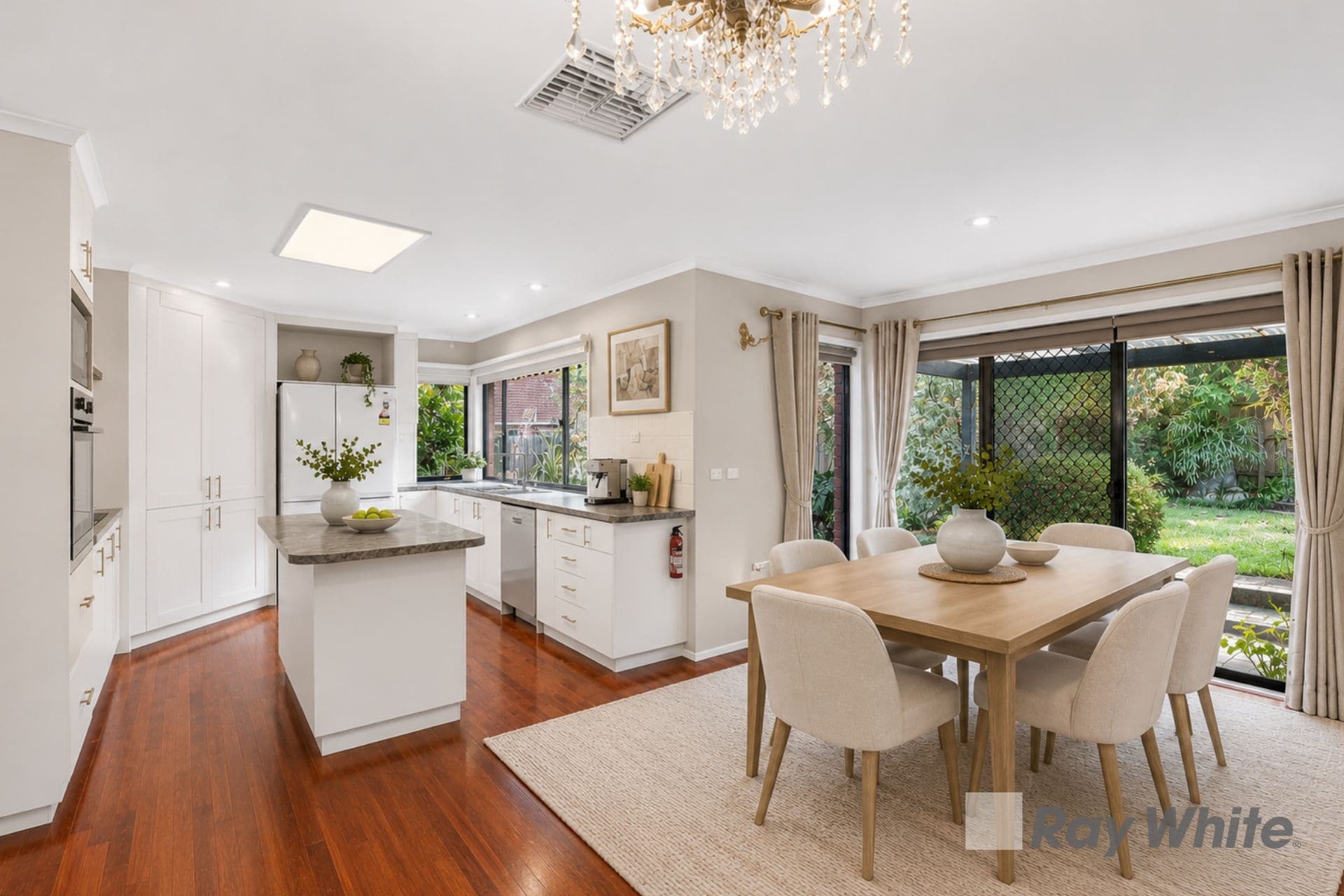 4 Sporing Court, Endeavour Hills VIC 3802, Endeavour Hills - Thumbnail 3