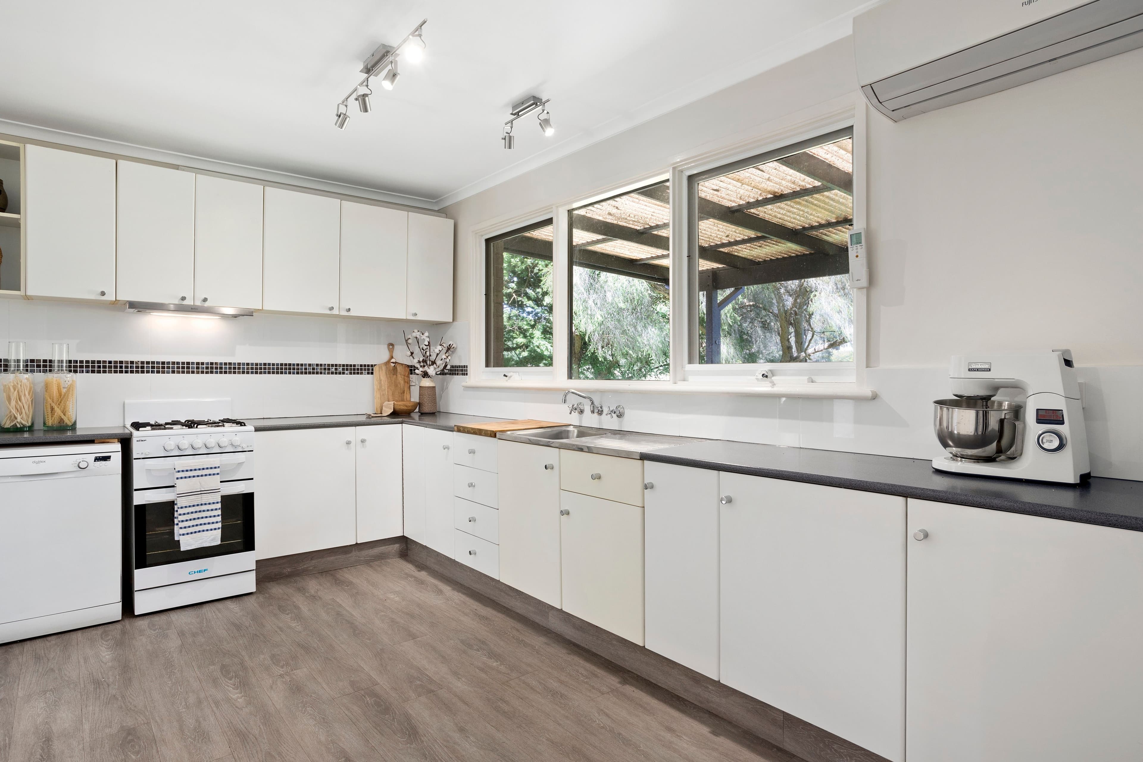 16 Station Road, Wesburn VIC 3799, Wesburn - Thumbnail 5