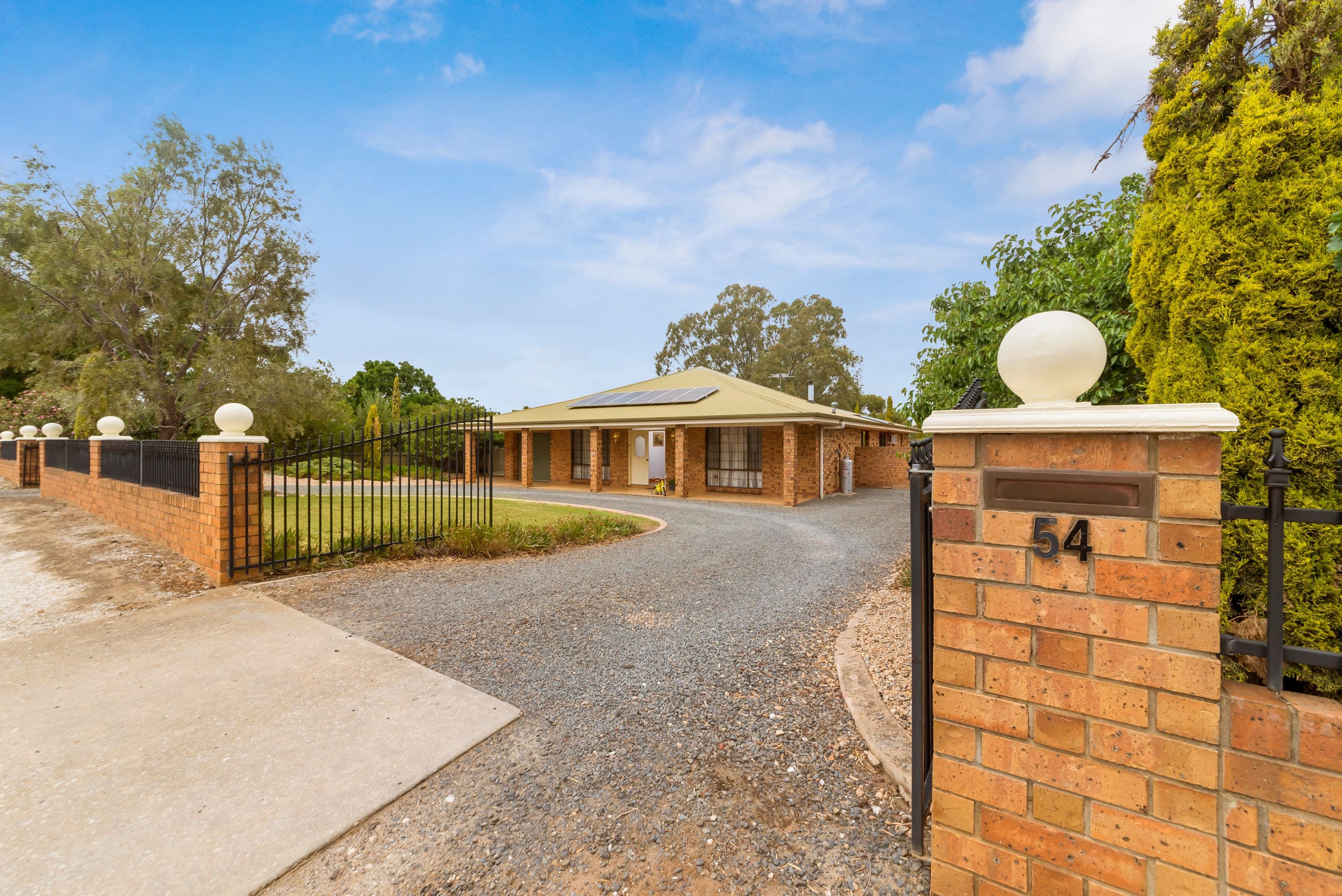 54 Clare Road, Kapunda SA 5373, Kapunda - Image 1