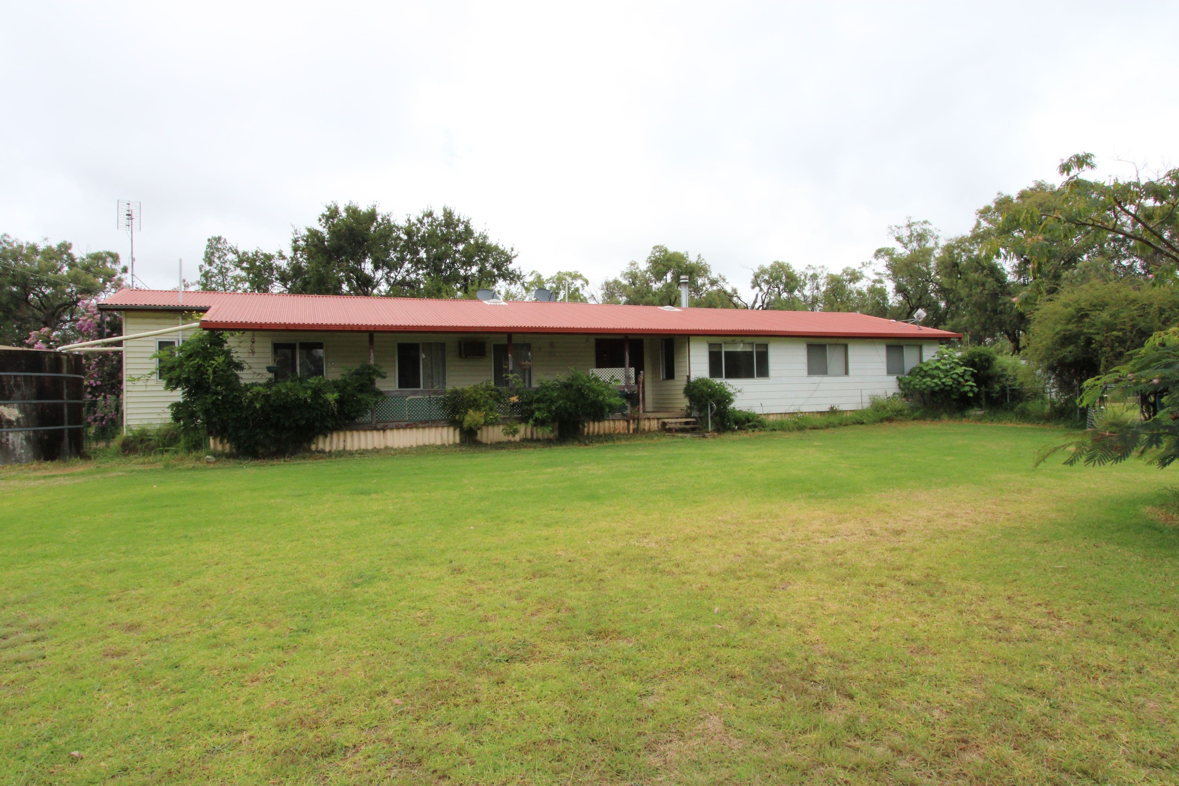 49 Hall Street, Inverell NSW 2360, Inverell - Thumbnail 2