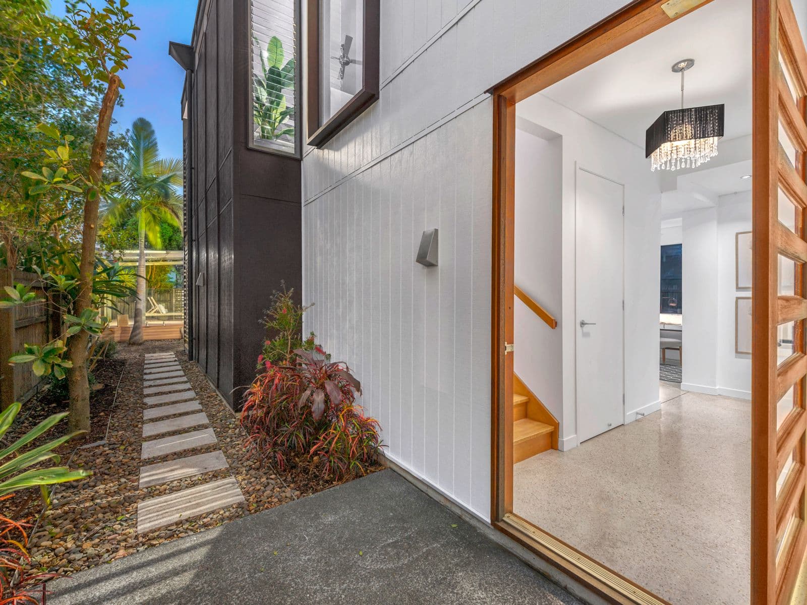 118 Bell Street, Kangaroo Point QLD 4169, Kangaroo Point - Thumbnail 2
