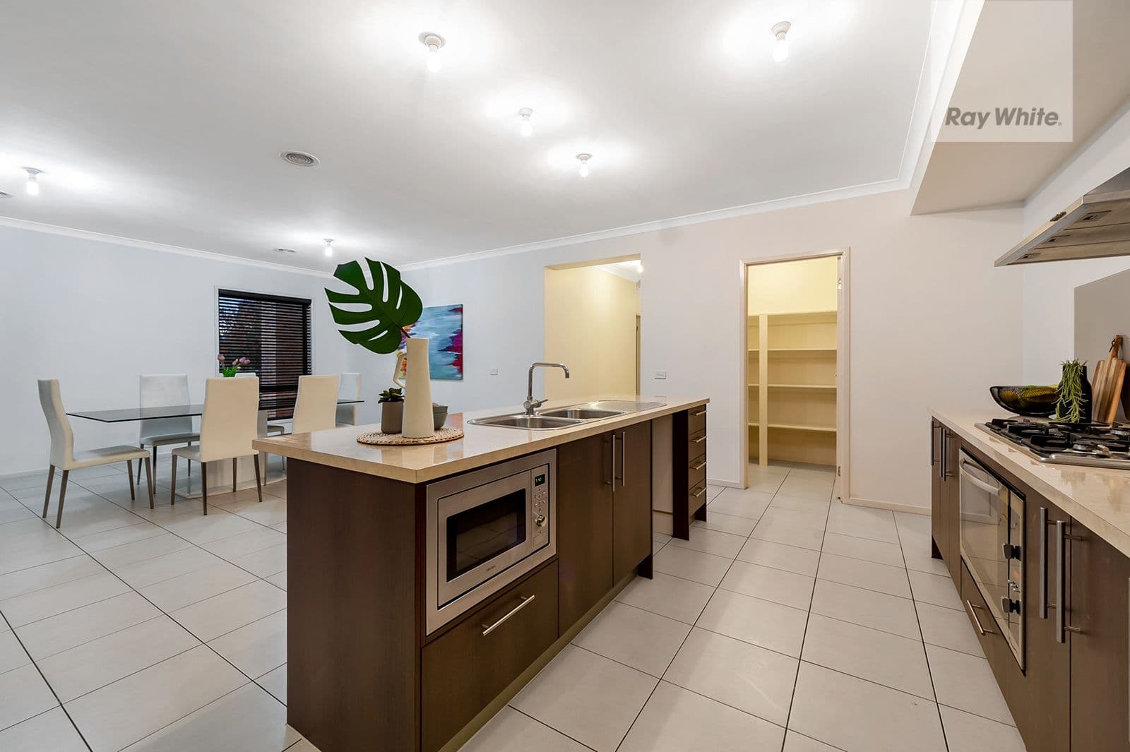 304 Waterview Boulevard, Craigieburn VIC 3064, Craigieburn - Thumbnail 4