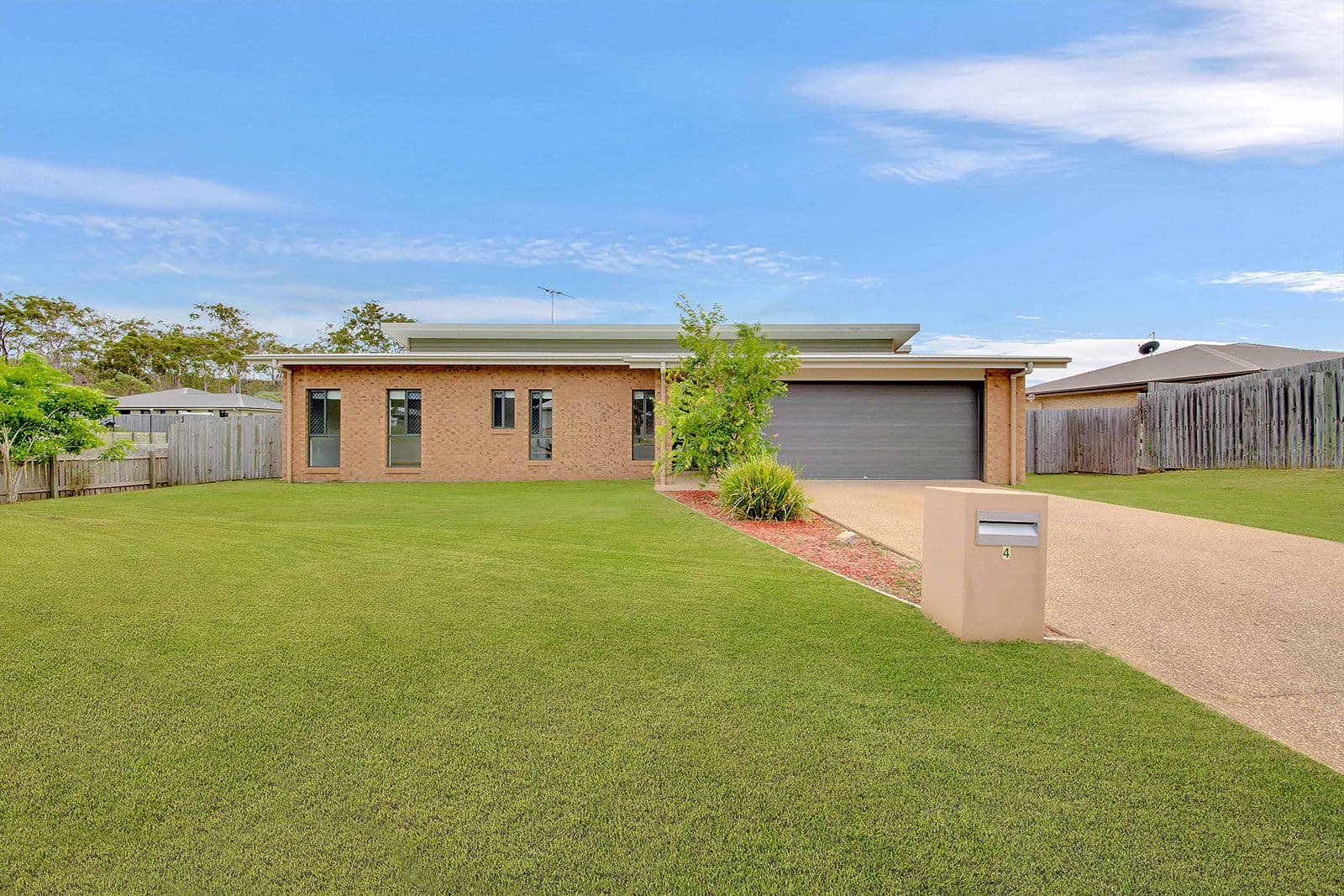 4 Karloom Close, Kirkwood QLD 4680, Kirkwood - Thumbnail 2