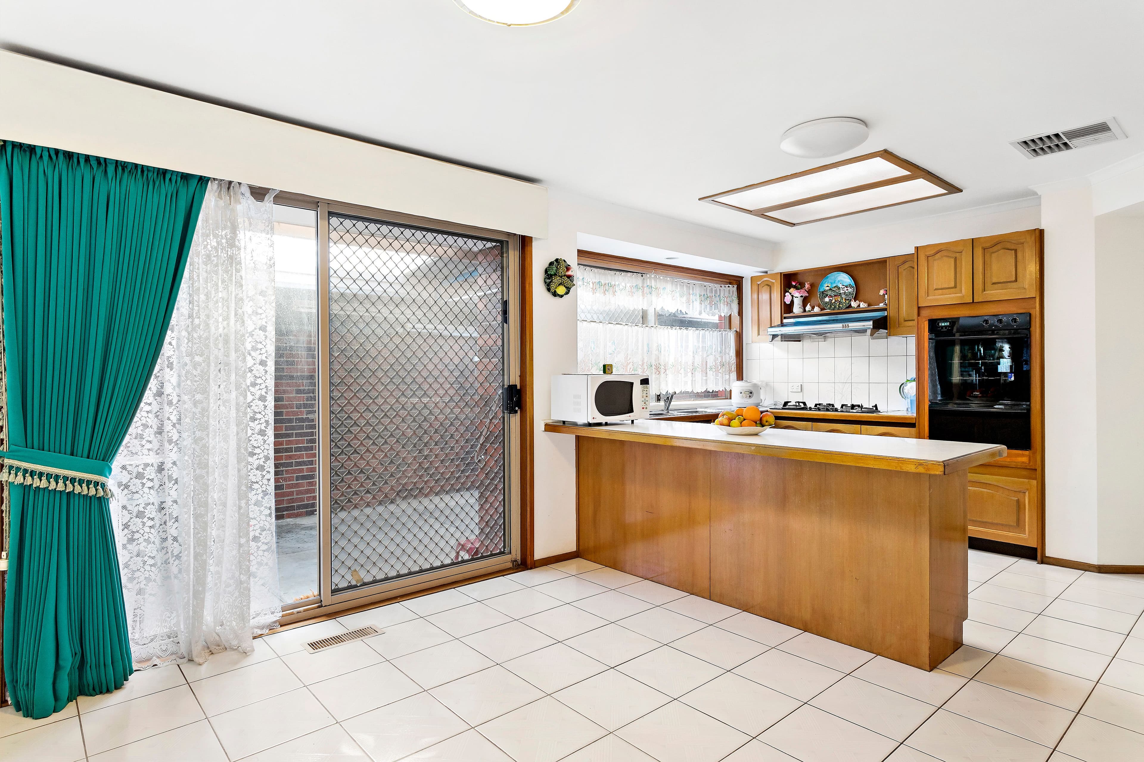 4 Sandalwood Drive, Oakleigh South VIC 3167, Oakleigh South - Thumbnail 3