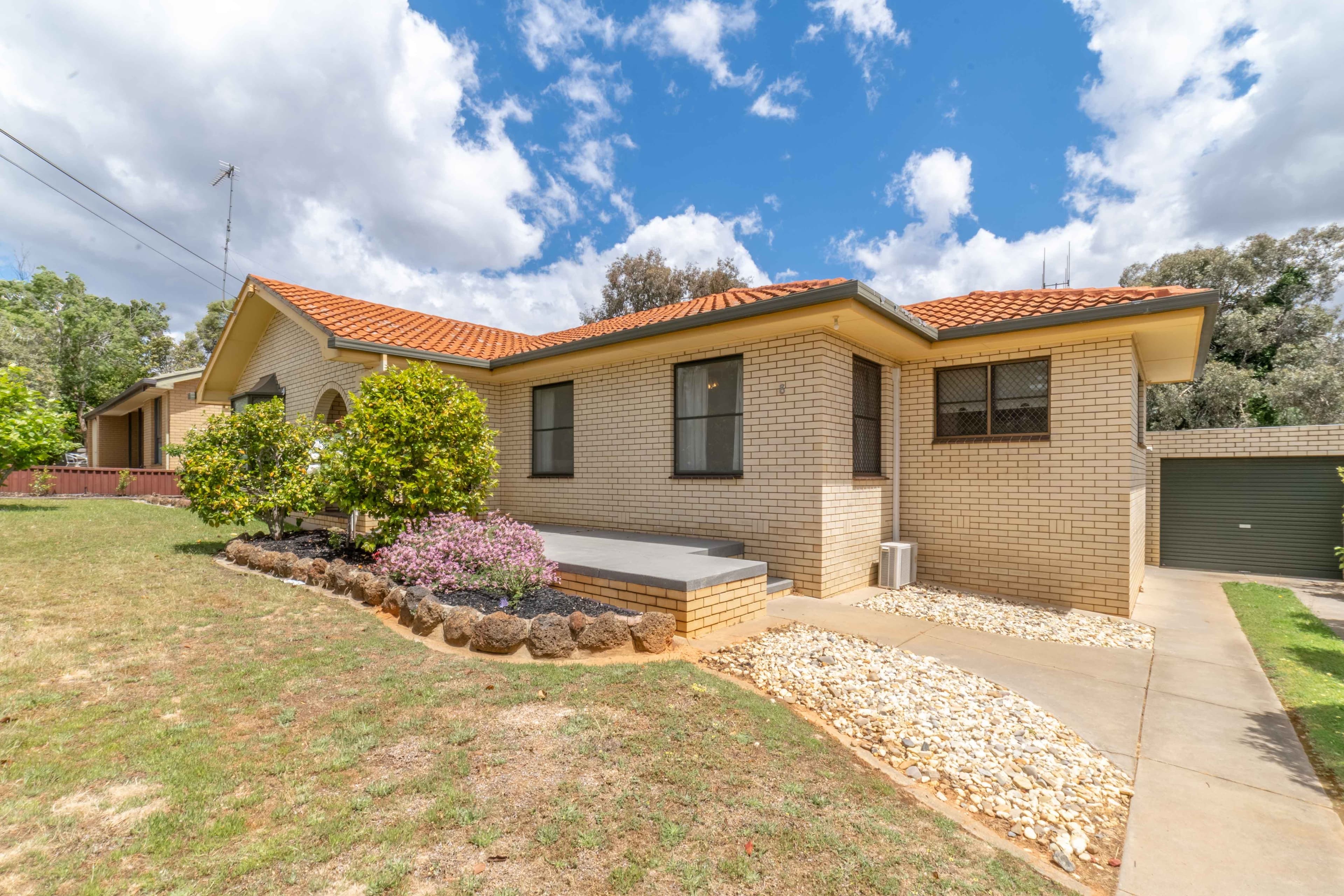 8 Button Street, Strathdale VIC 3550, Strathdale - Image 1