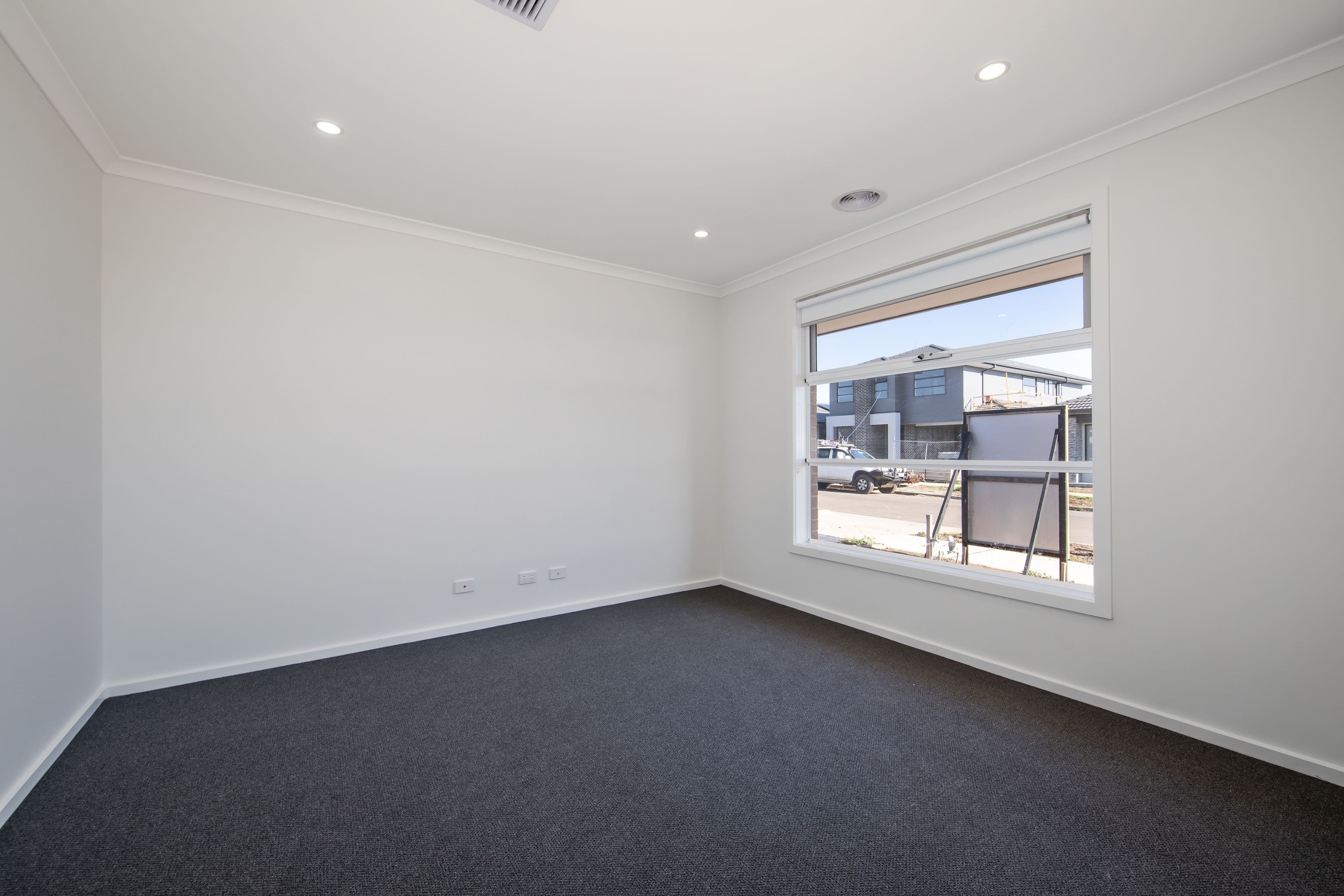 12 Comosa Street, Rockbank VIC 3335, Rockbank - Thumbnail 3