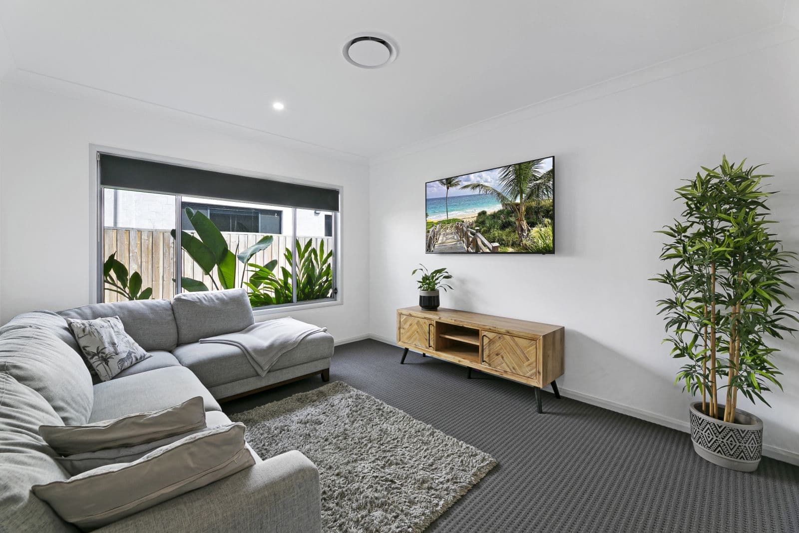 6 Jade Way, Helensvale QLD 4212, Helensvale - Thumbnail 2