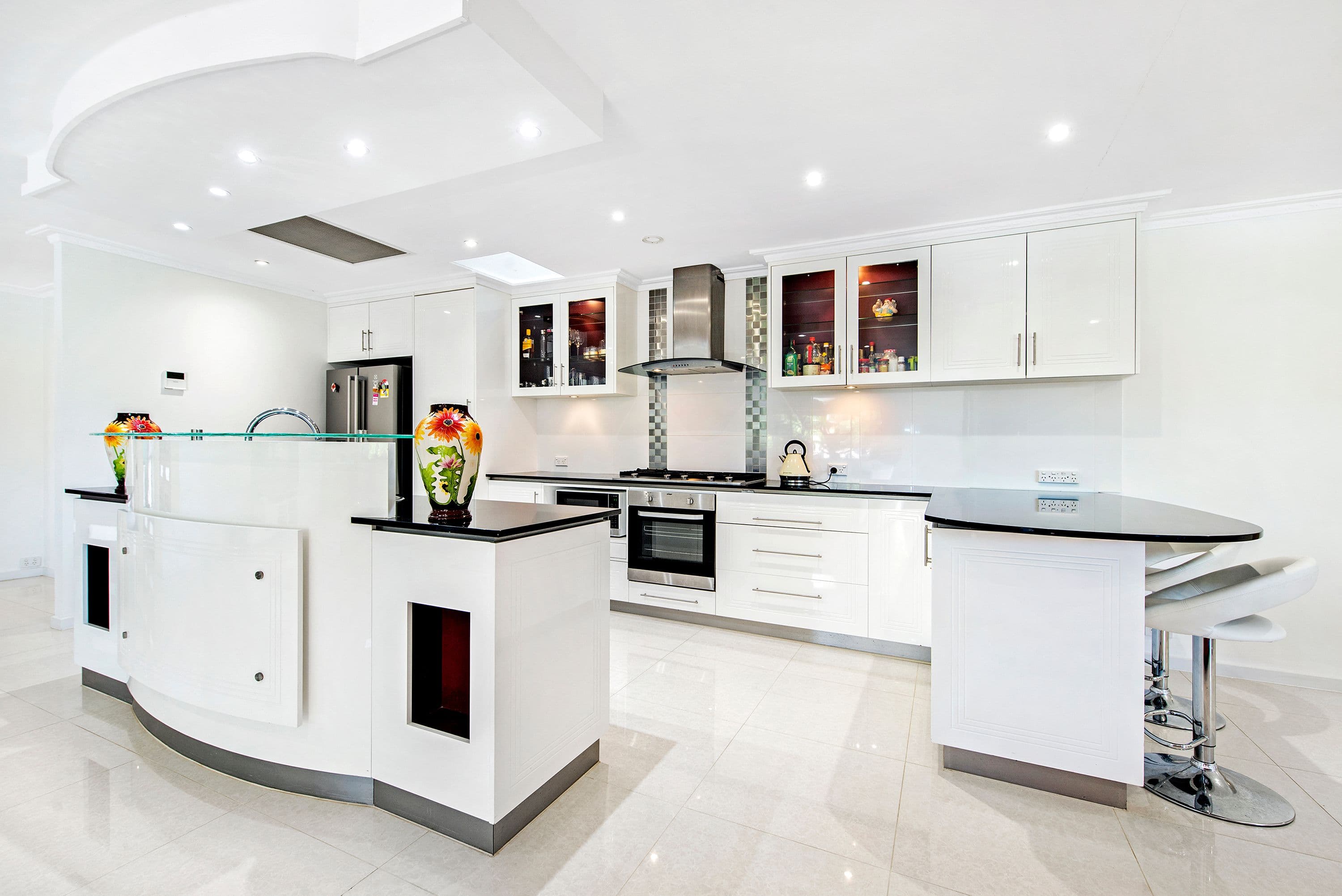 8 Forster Avenue, Sorrento QLD 4217, Sorrento - Thumbnail 2