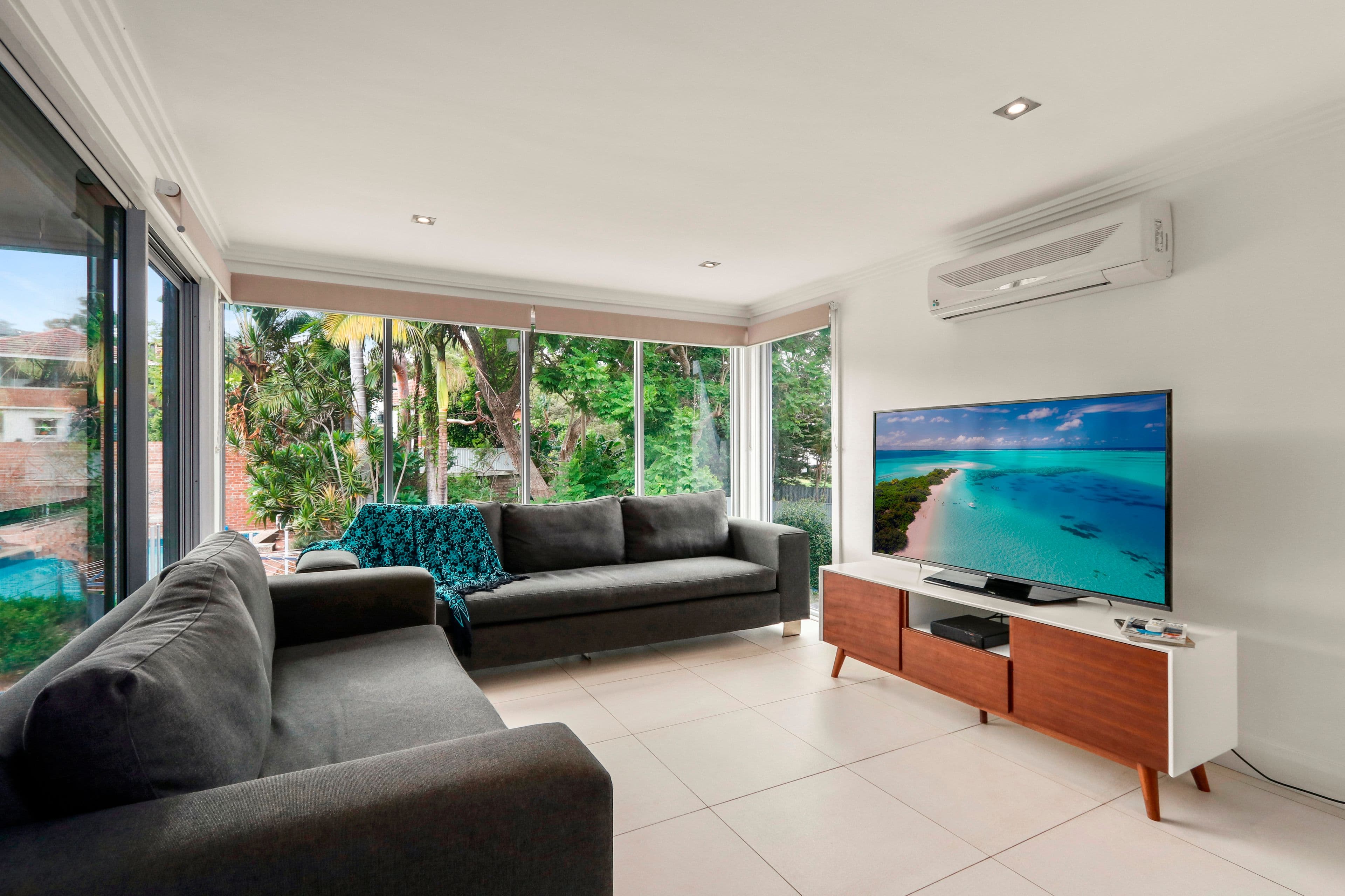 17 Kyle Parade, Blakehurst - Thumbnail 2