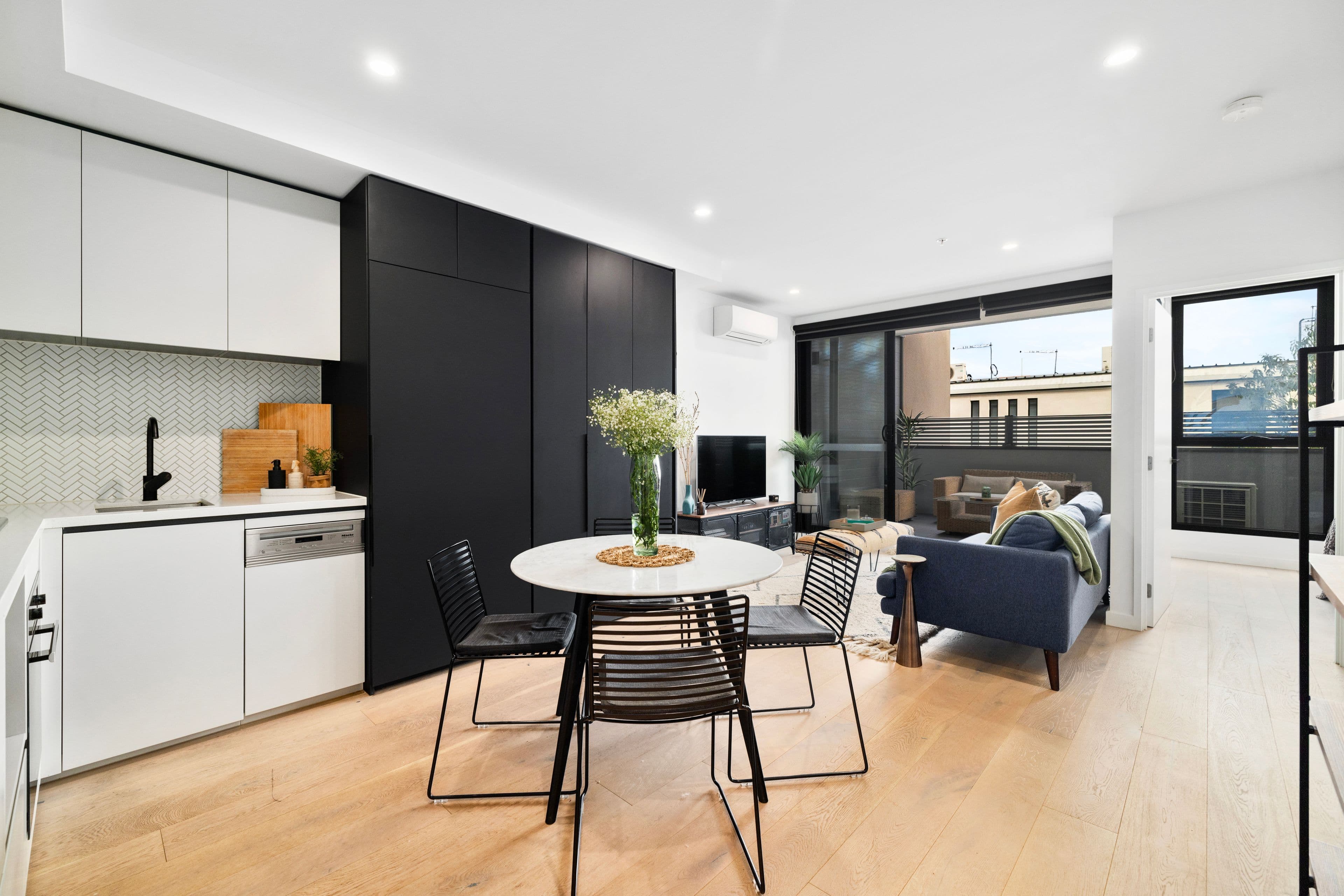 92 Mimosa Road, Carnegie VIC 3163, Carnegie - Thumbnail 2