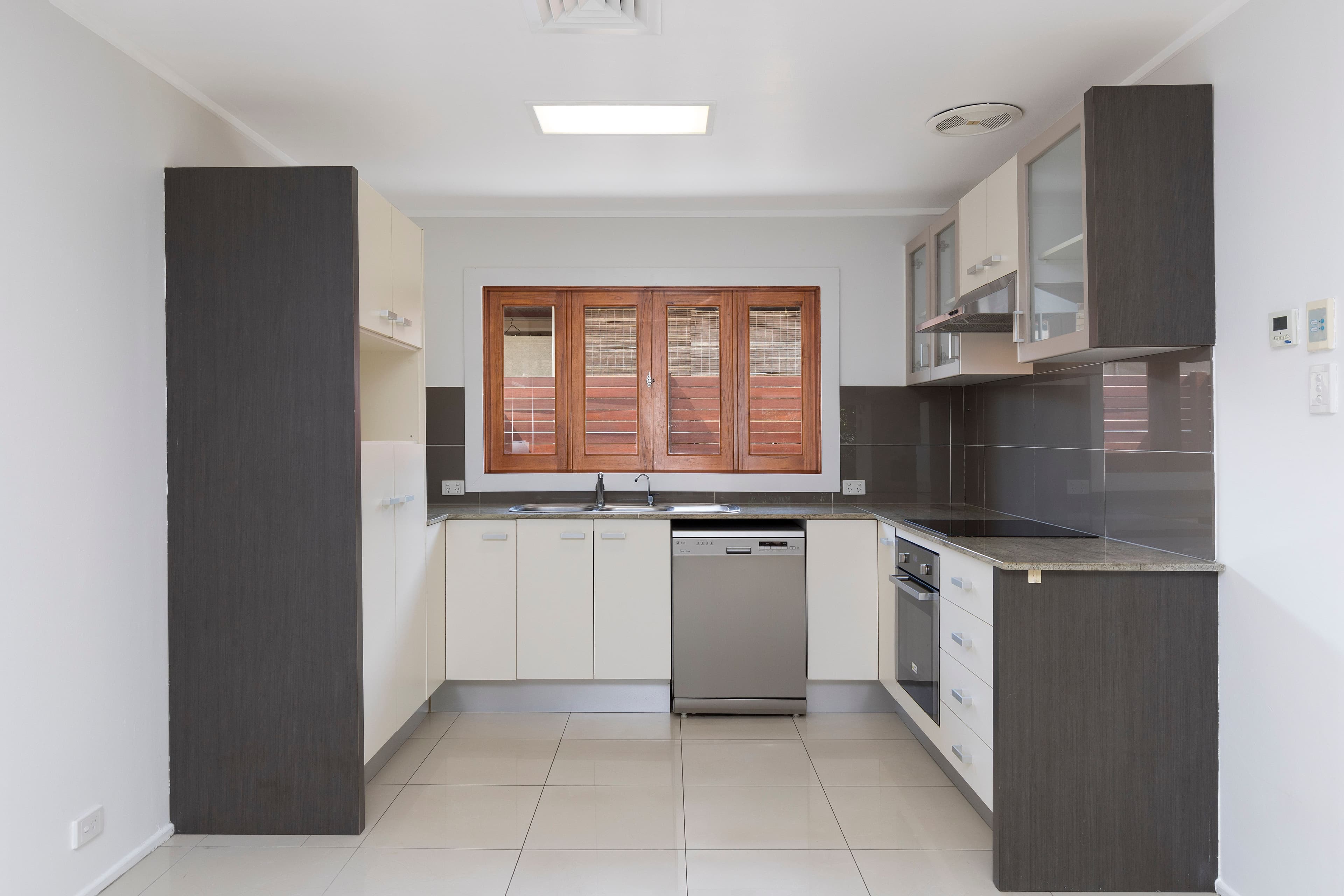 16 Harefield Street, Indooroopilly QLD 4068, Indooroopilly - Thumbnail 5