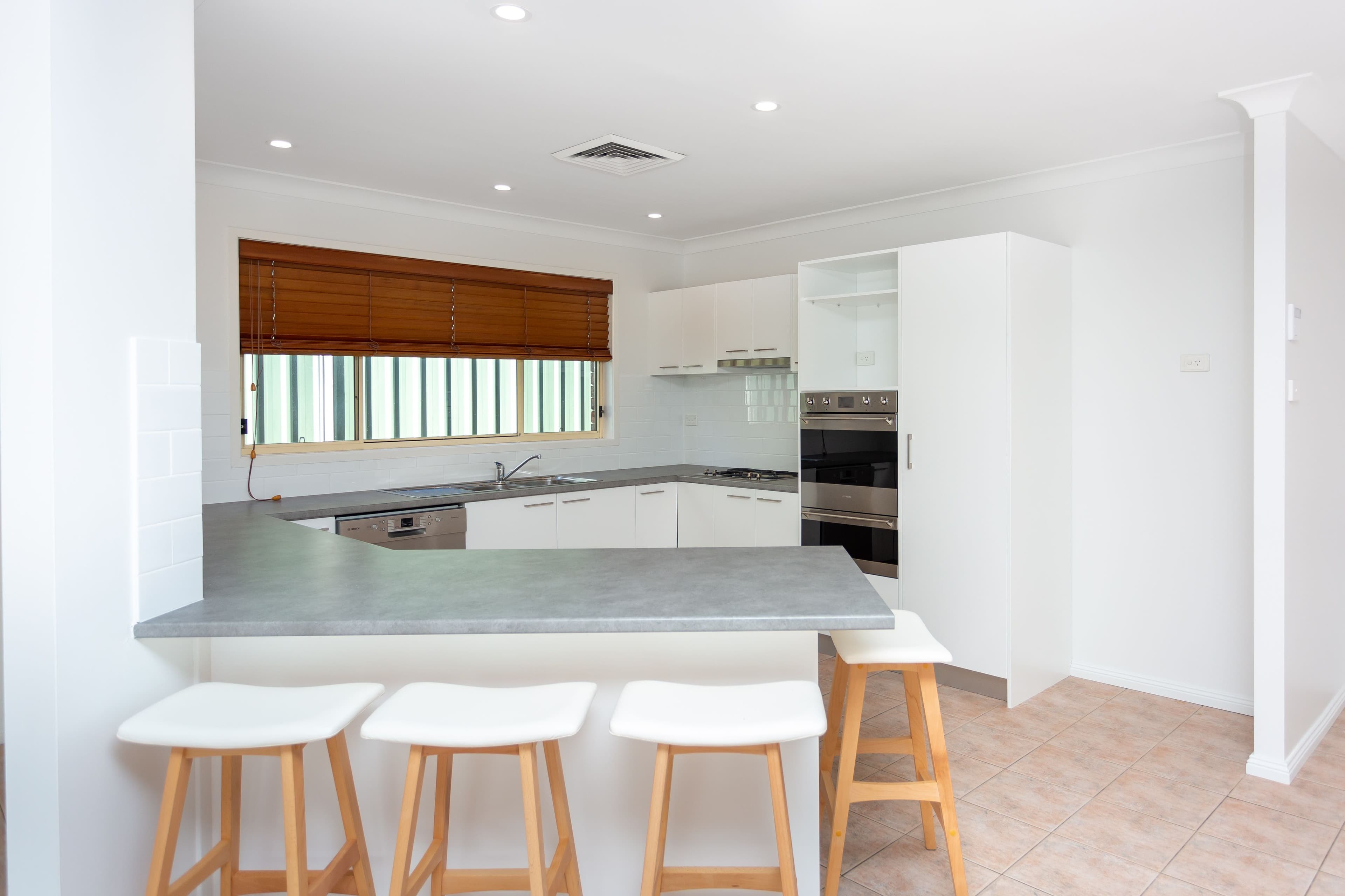 54 Rogers Street, Roselands - Thumbnail 2