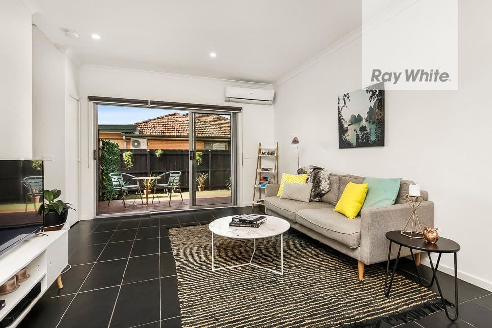 54 Dumbarton Street, Reservoir VIC 3073, Reservoir - Thumbnail 3