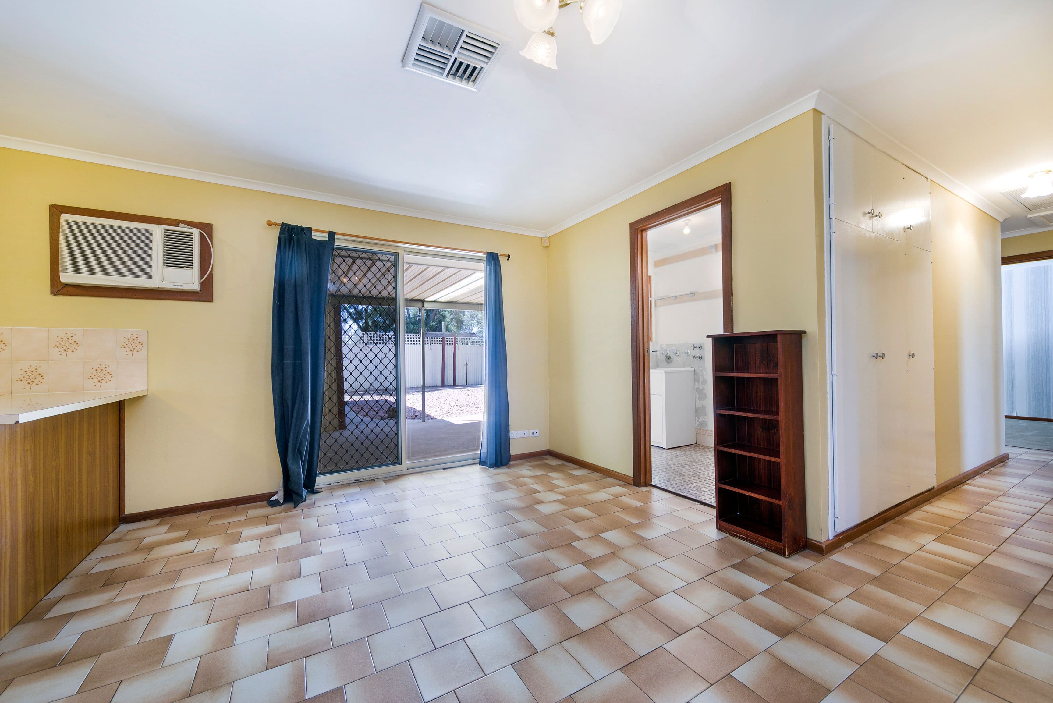 23 Duffield Drive, Pooraka SA 5095, Pooraka - Thumbnail 2