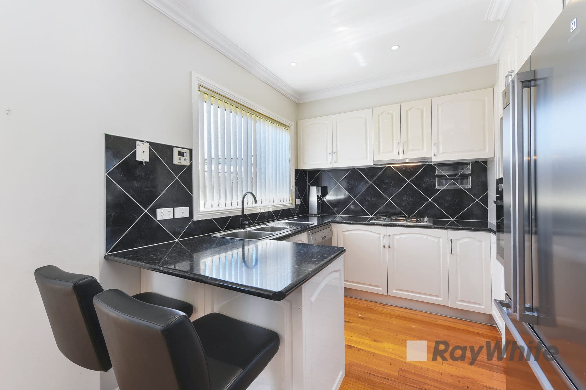1A Plover Court, Endeavour Hills VIC 3802, Endeavour Hills - Thumbnail 4