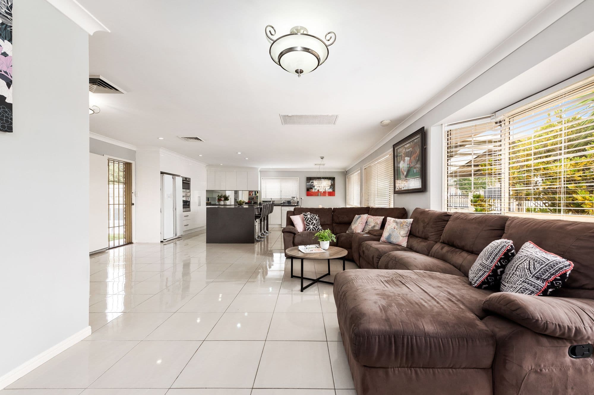 70 Nardie Street, Eight Mile Plains QLD 4113, Eight Mile Plains - Thumbnail 2
