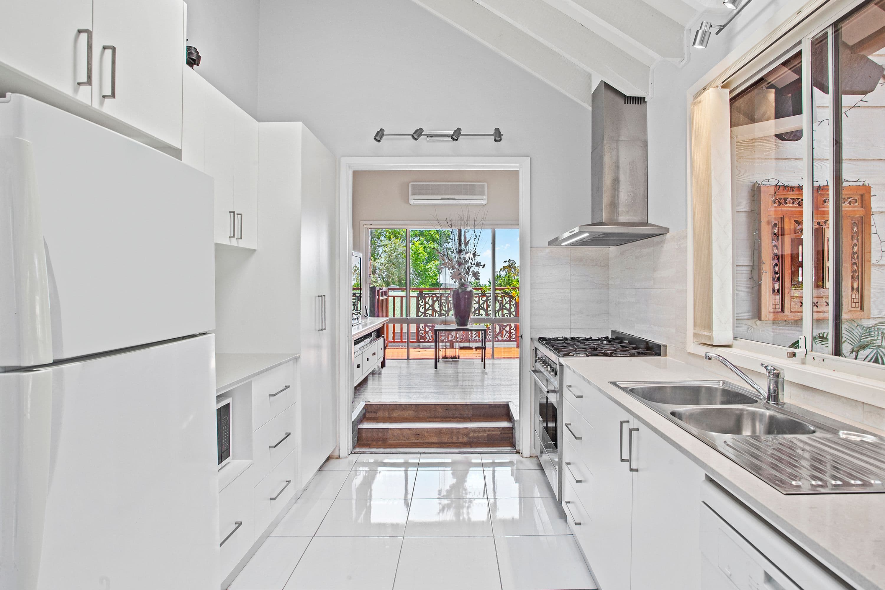 15 Judith Anne Drive, Berkeley Vale NSW 2261, Berkeley Vale - Thumbnail 2