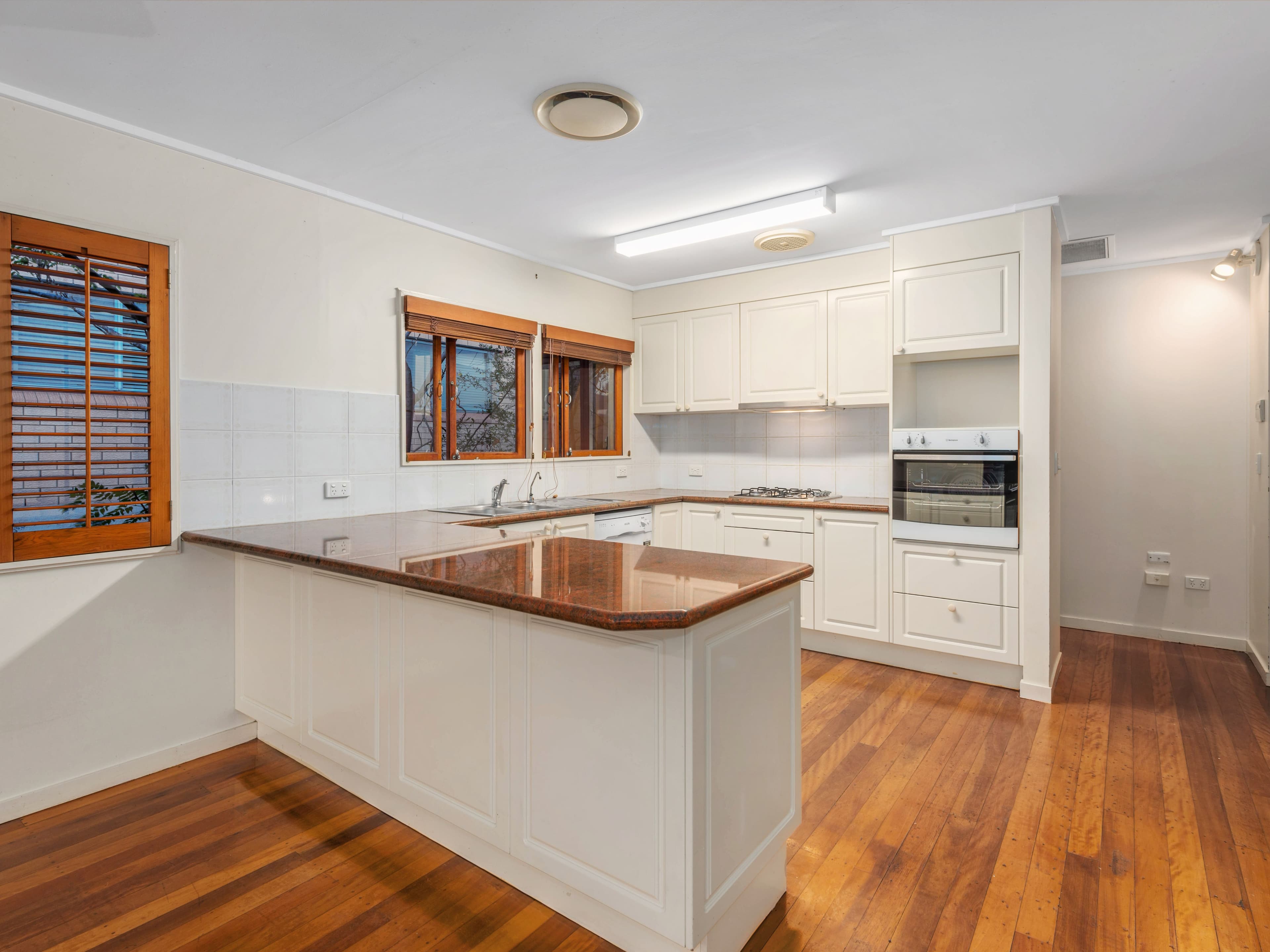 20 Kneale Street, Holland Park West QLD 4121, Holland Park West - Thumbnail 5