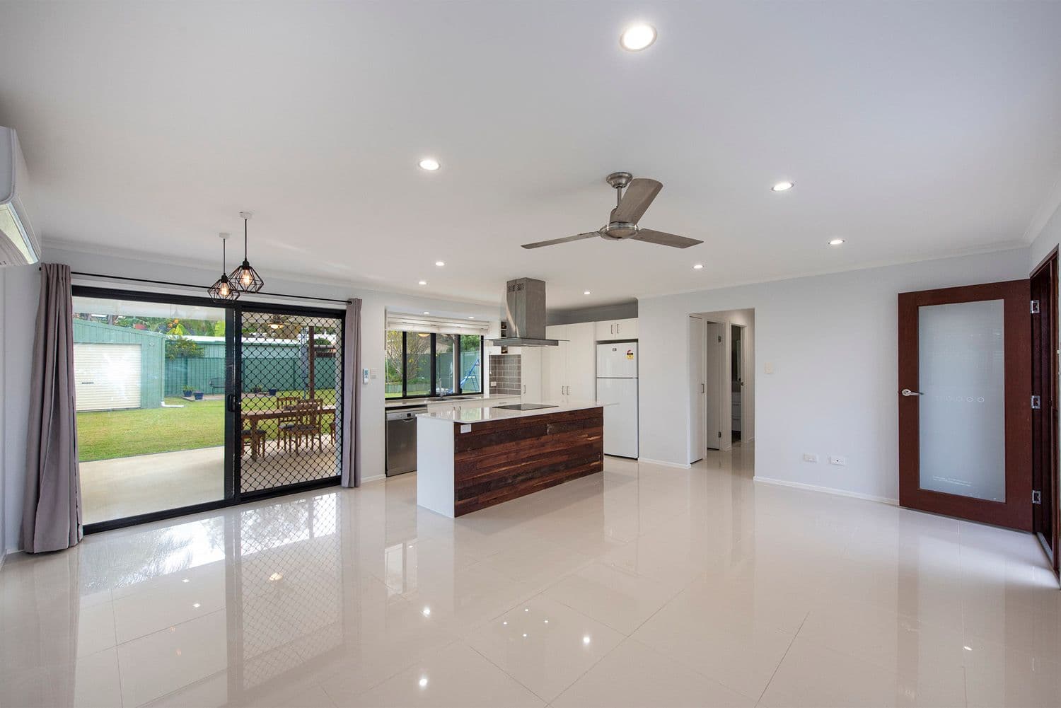 53 Harding Boulevard, Mount Warren Park QLD 4207, Mount Warren Park - Thumbnail 4