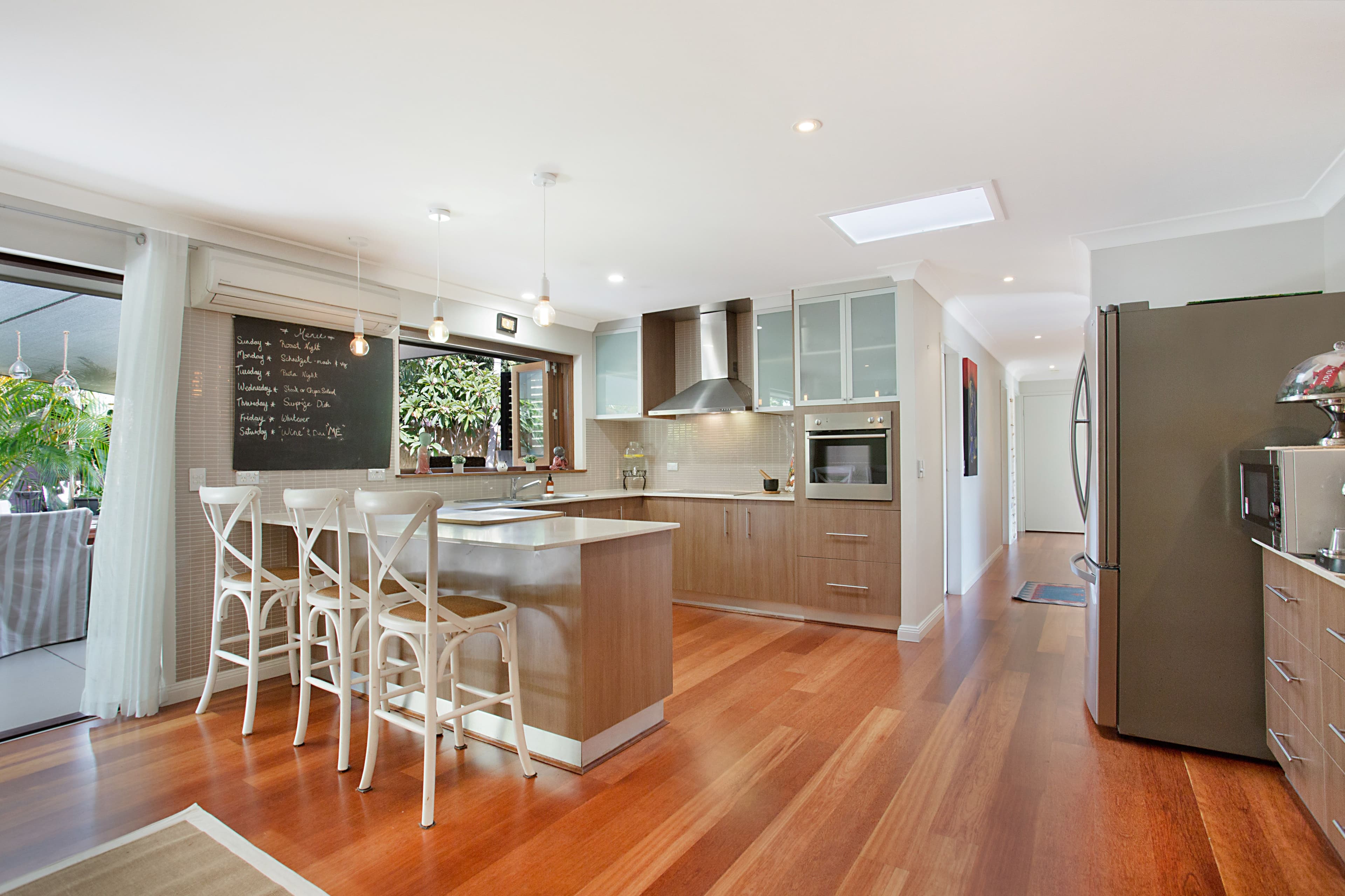 6 Tain Court, Sorrento QLD 4217, Sorrento - Thumbnail 5
