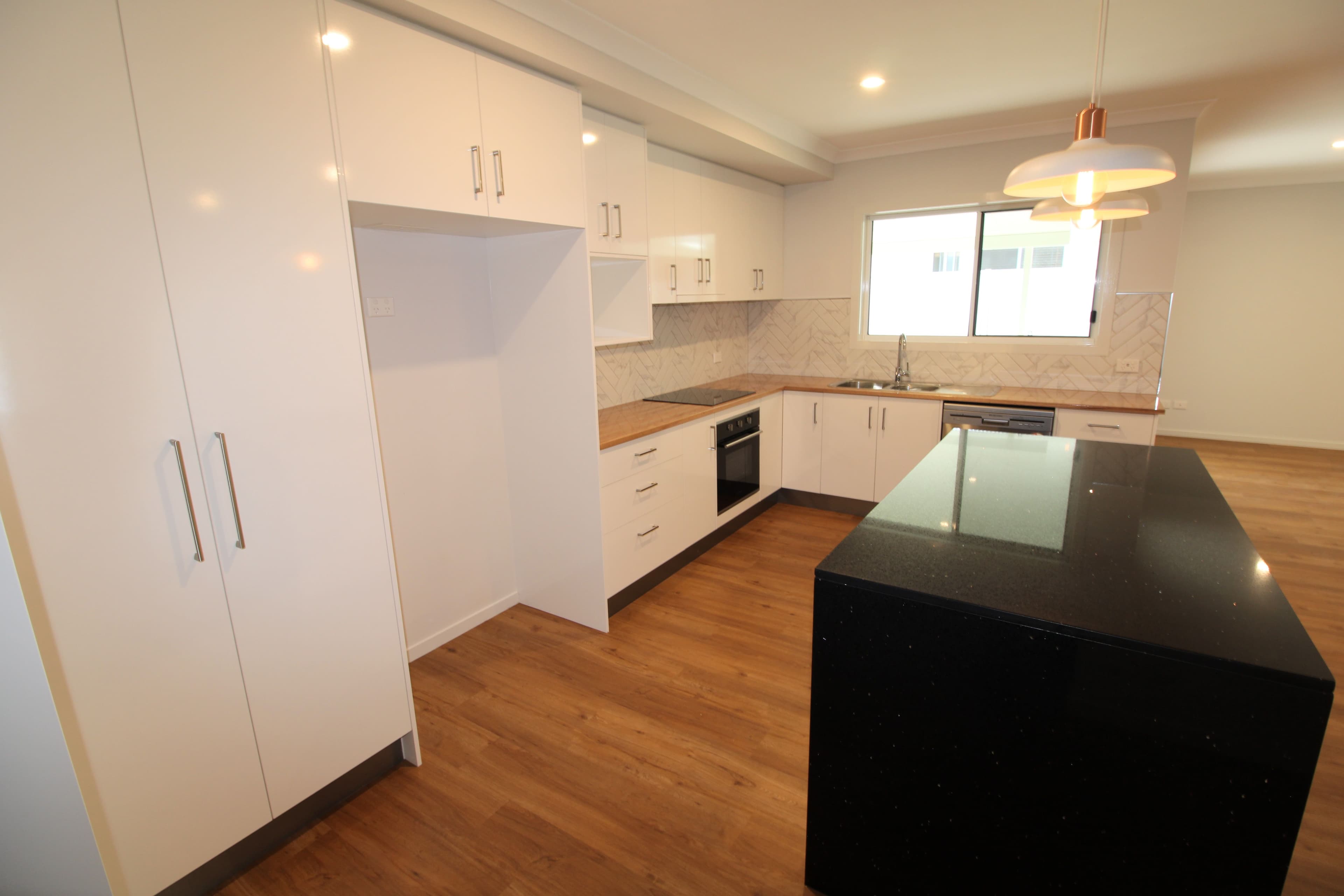 8 Longford, Emerald QLD 4720, Emerald - Thumbnail 3