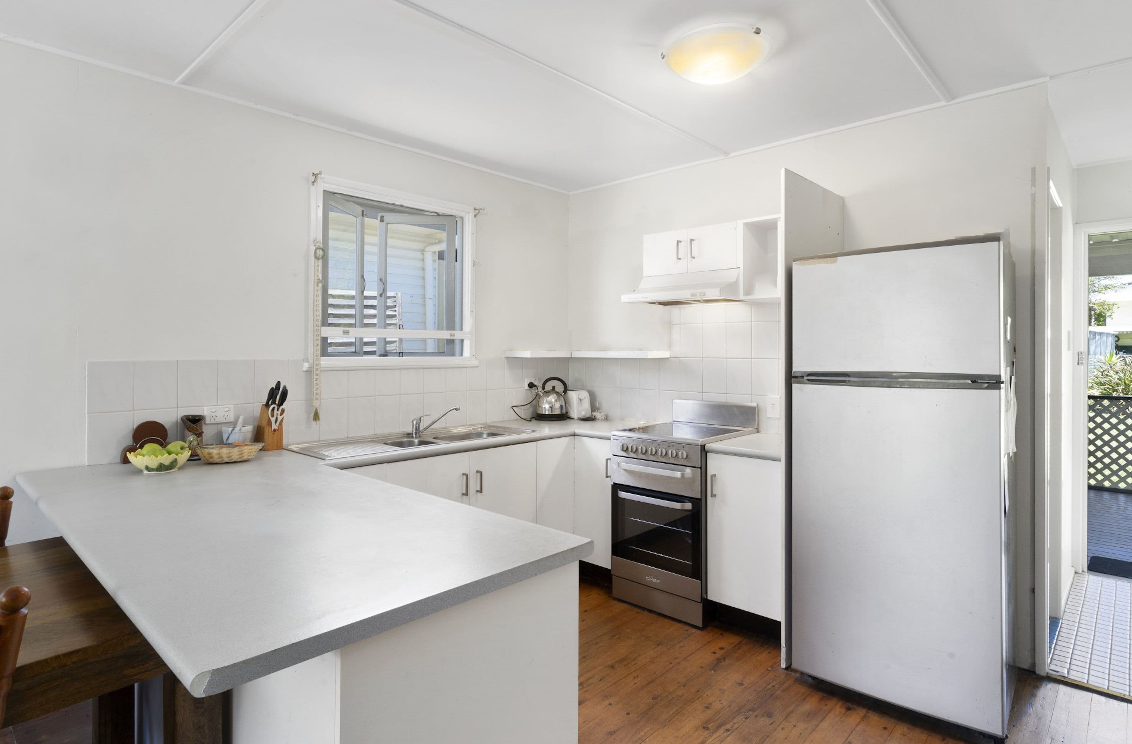 27 Mary Street, Redcliffe QLD 4020, Redcliffe - Thumbnail 2