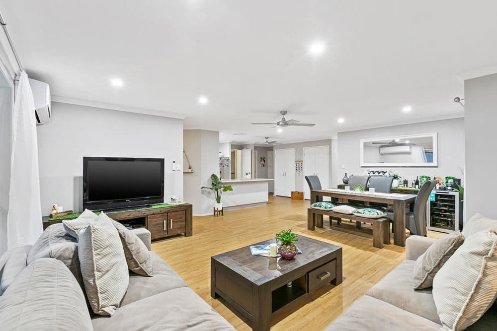 15 Ashwood Circuit, Birkdale QLD 4159, Birkdale - Thumbnail 2