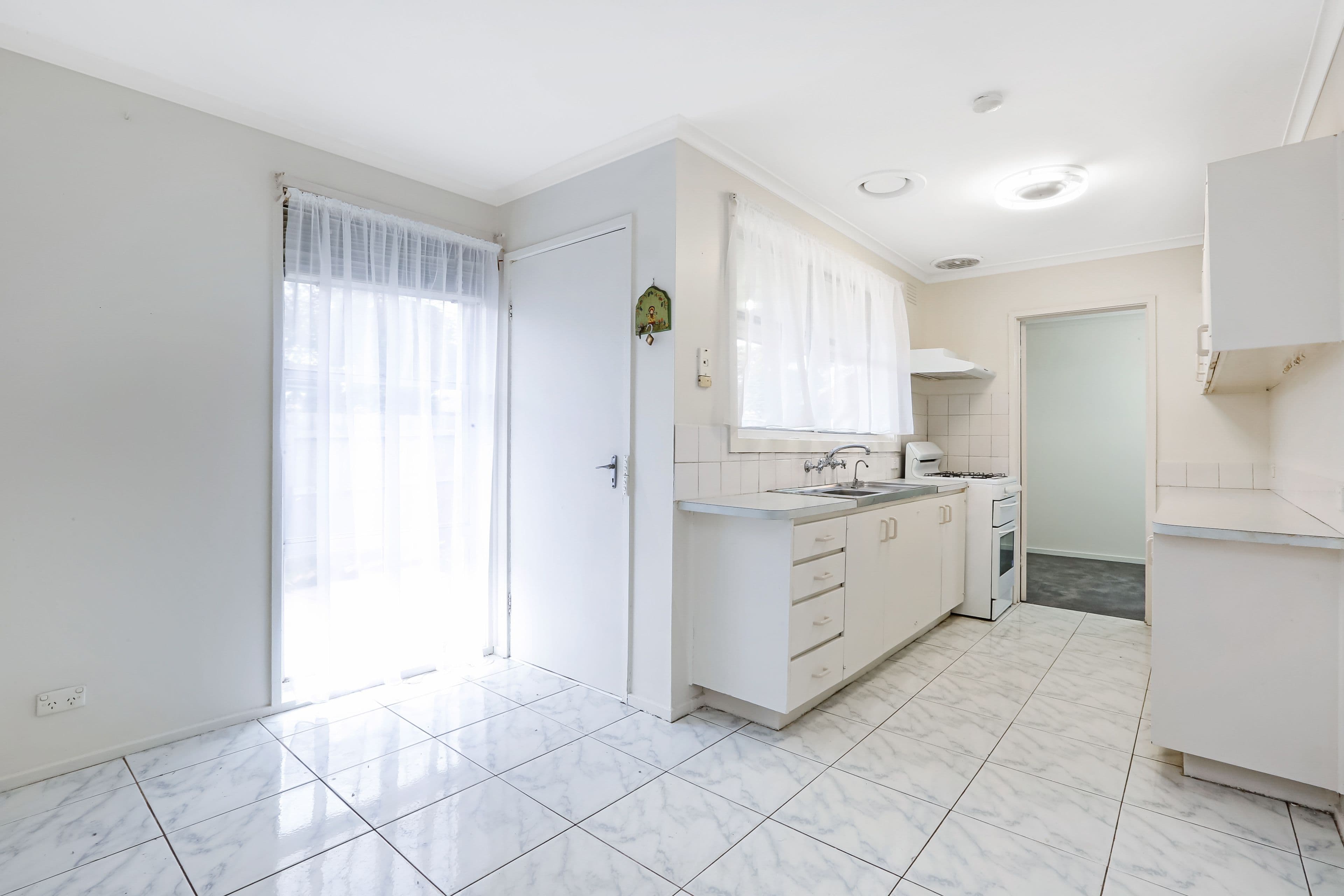 15 Nareen Avenue, Coolaroo VIC 3048, Coolaroo - Thumbnail 4