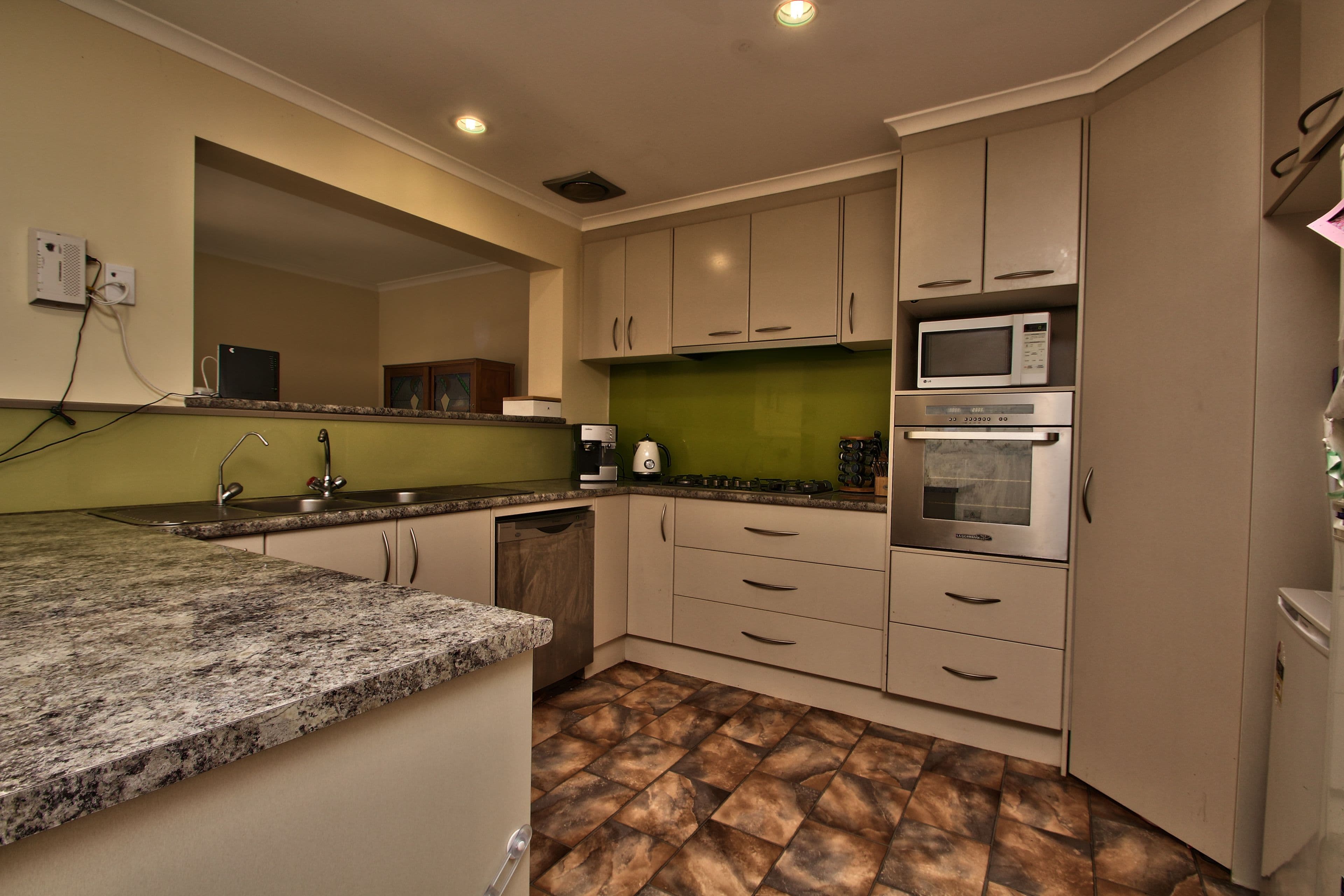 8 Gorton Street, Cobram VIC 3644, Cobram - Thumbnail 2