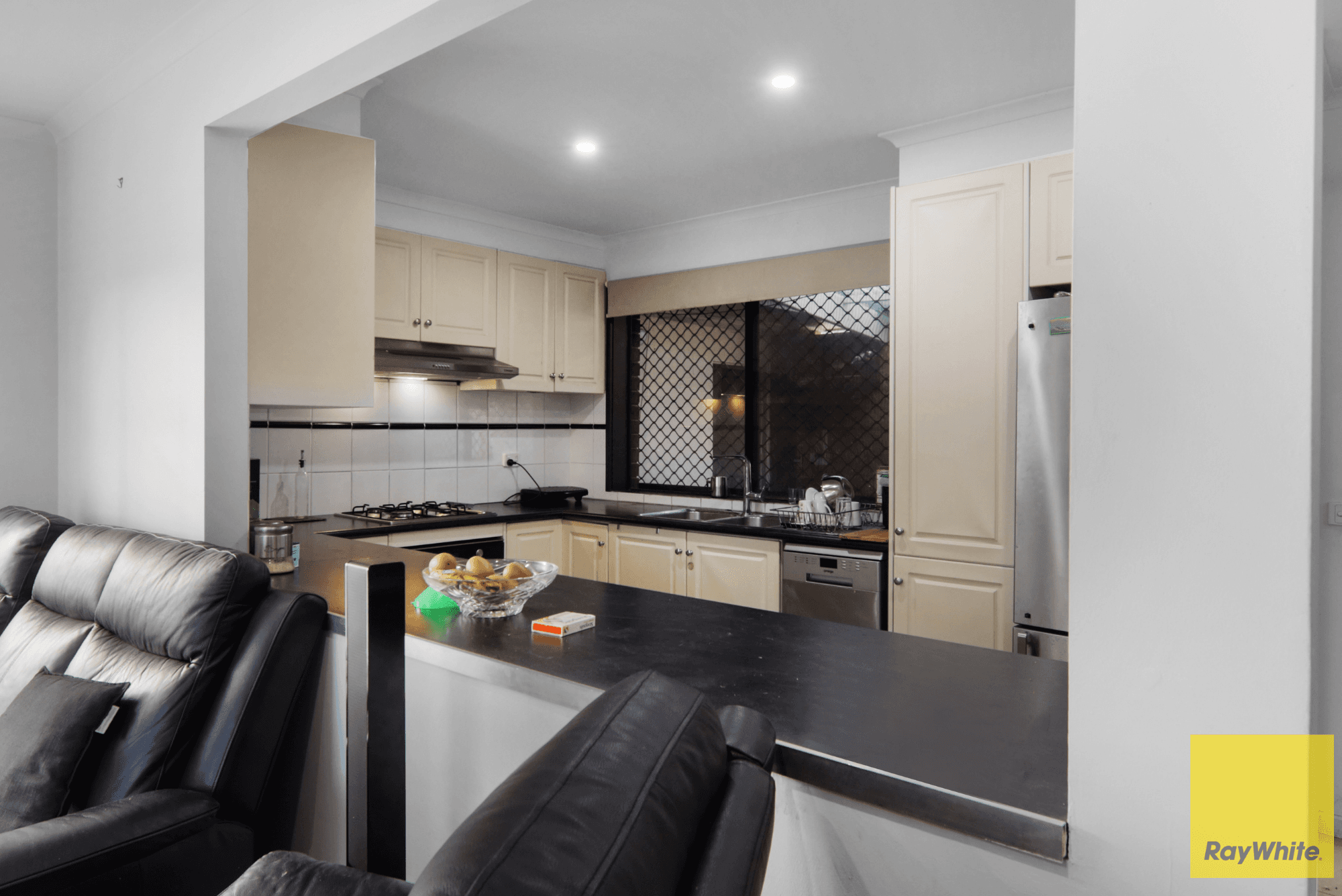 77 Banbury Crescent, Craigieburn VIC 3064, Craigieburn - Thumbnail 6