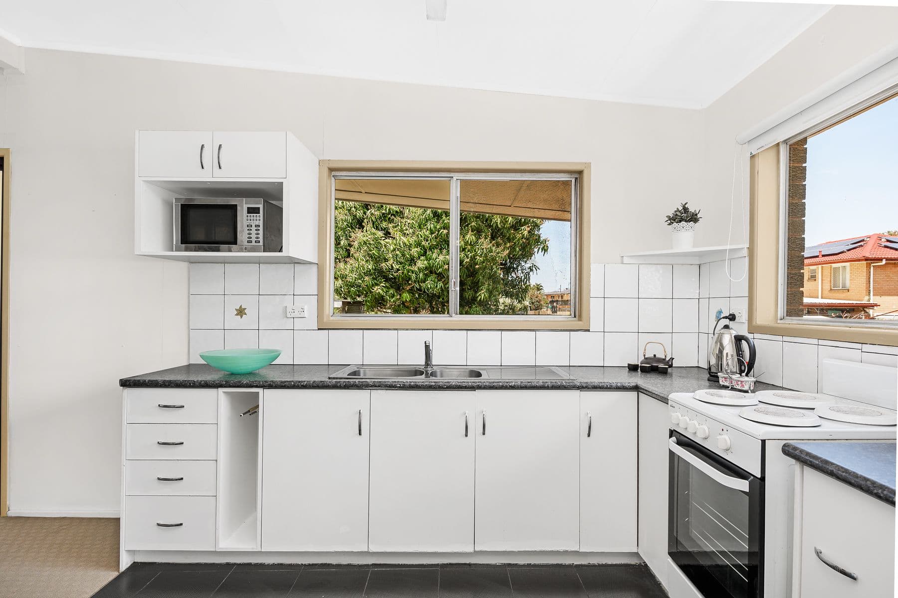 4 Pope Avenue, Strathpine QLD 4500, Strathpine - Thumbnail 3