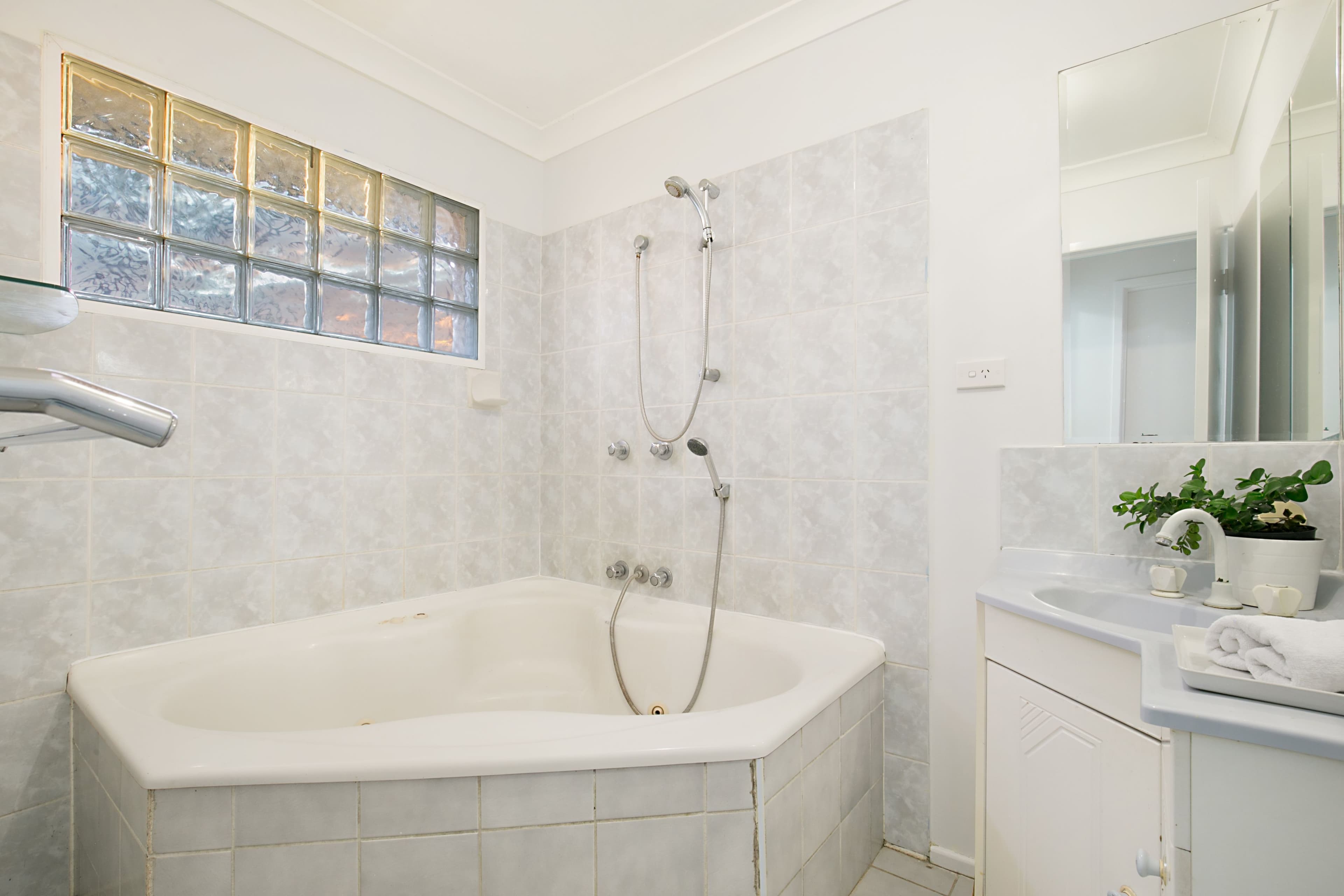 10 Macbeth Street, Kingston QLD 4114, Kingston - Thumbnail 7