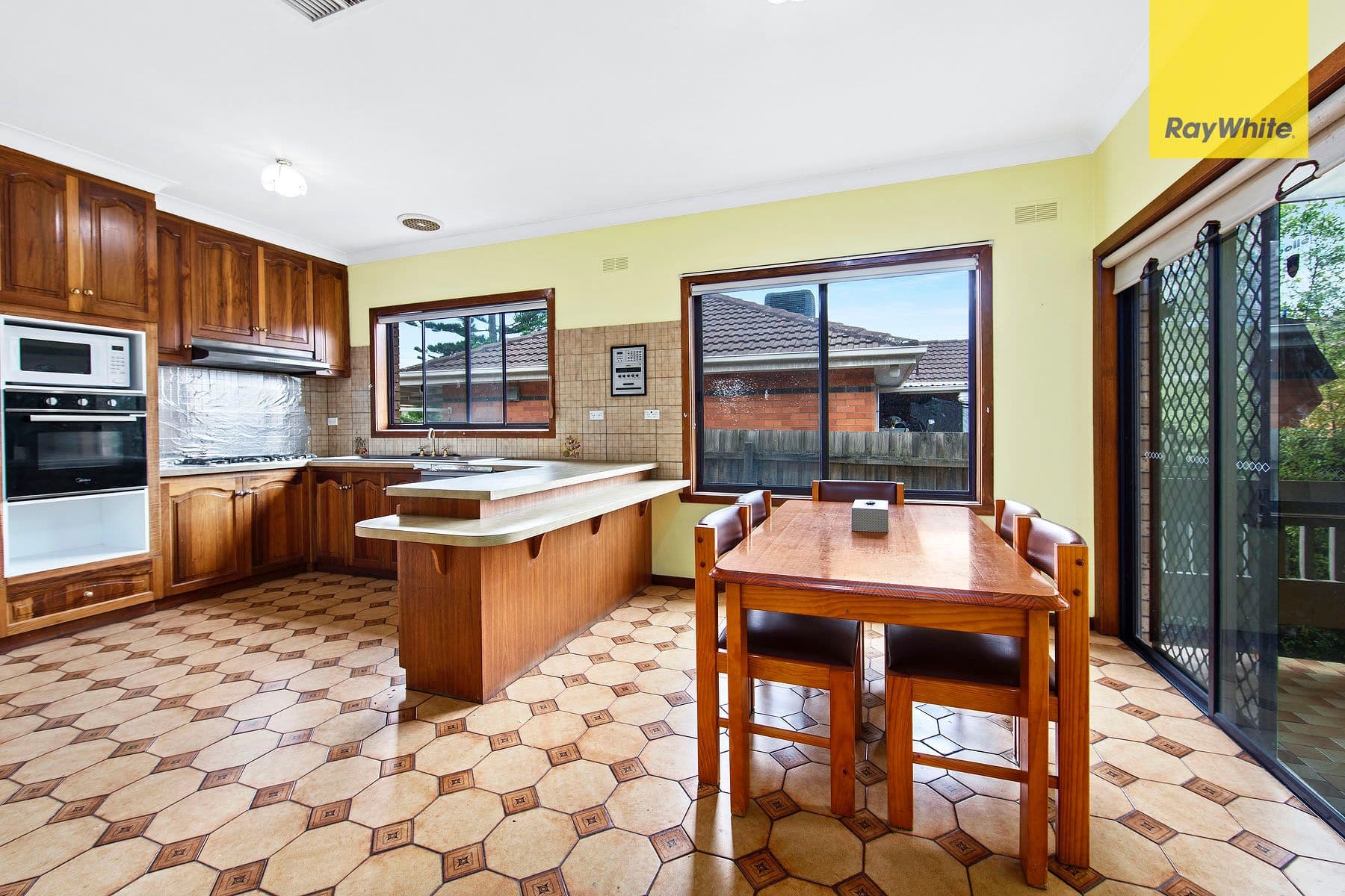 34 Avondale Avenue, St Albans VIC 3021, St Albans - Thumbnail 4