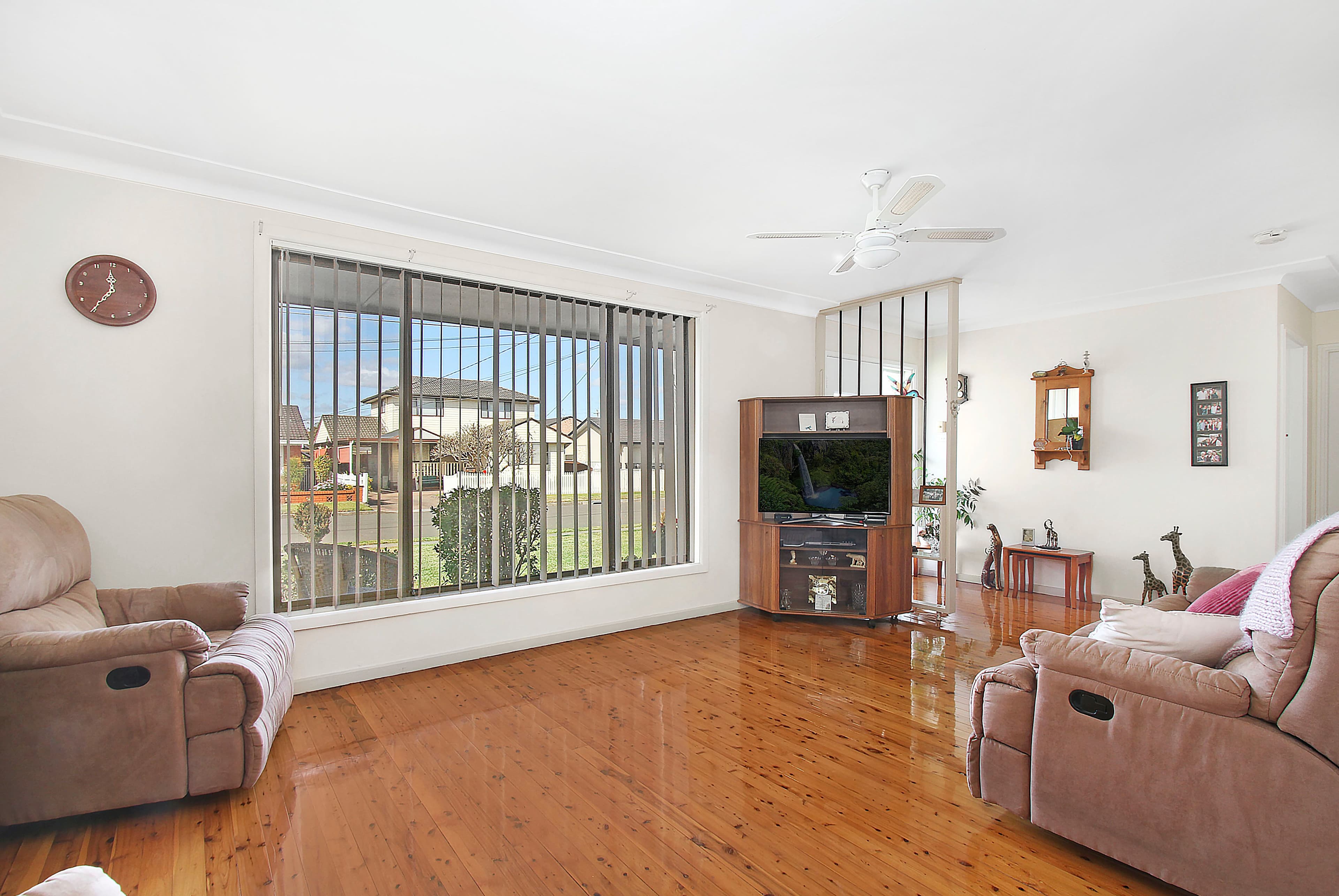 16 Hemingway Crescent, Fairfield - Thumbnail 2