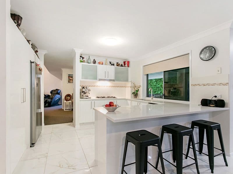 6 Caragh Crescent, Oxenford QLD 4210, Oxenford - Thumbnail 7