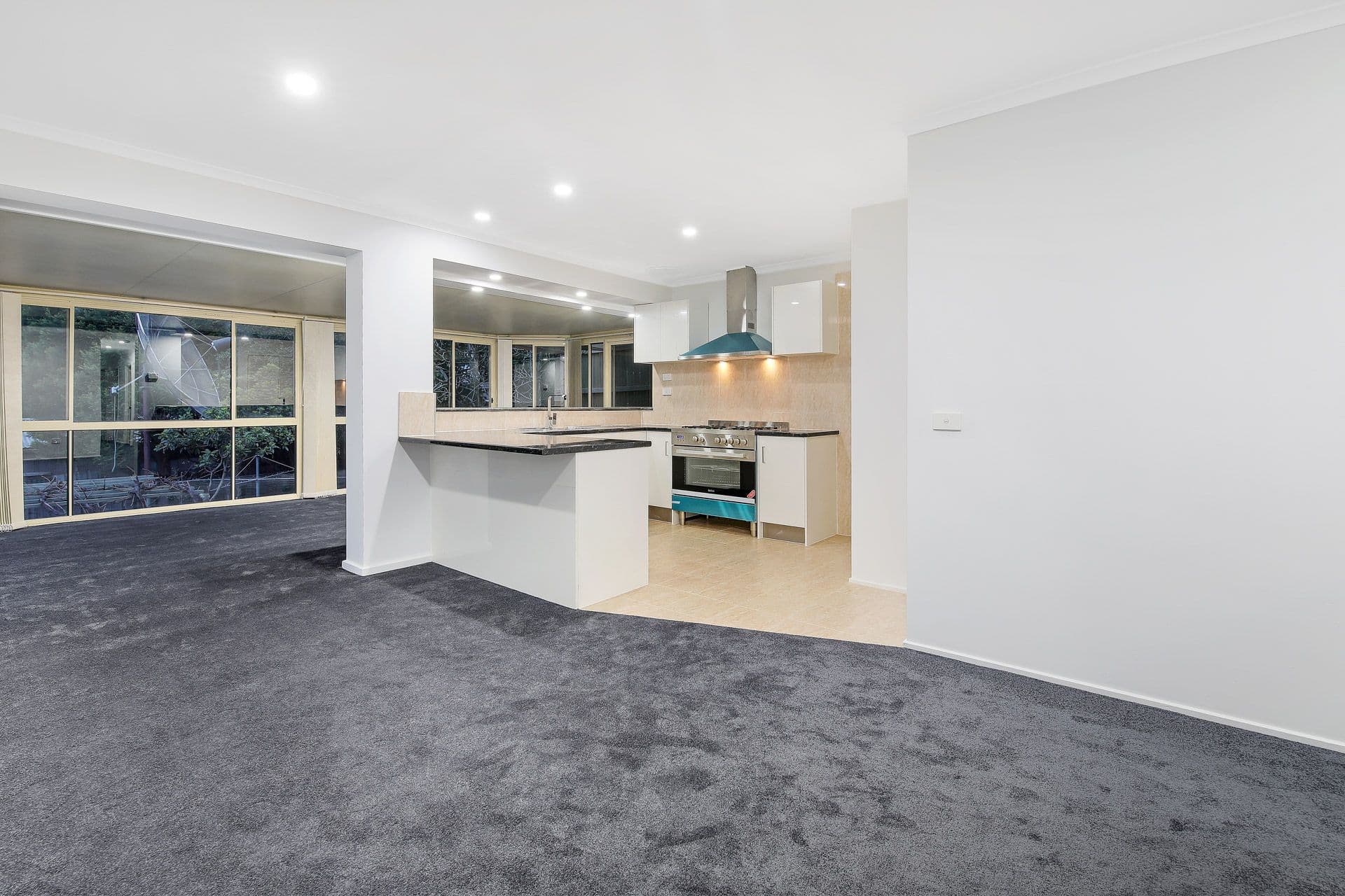 21 Briar Hurst Avenue, Dandenong North VIC 3175, Dandenong North - Thumbnail 3