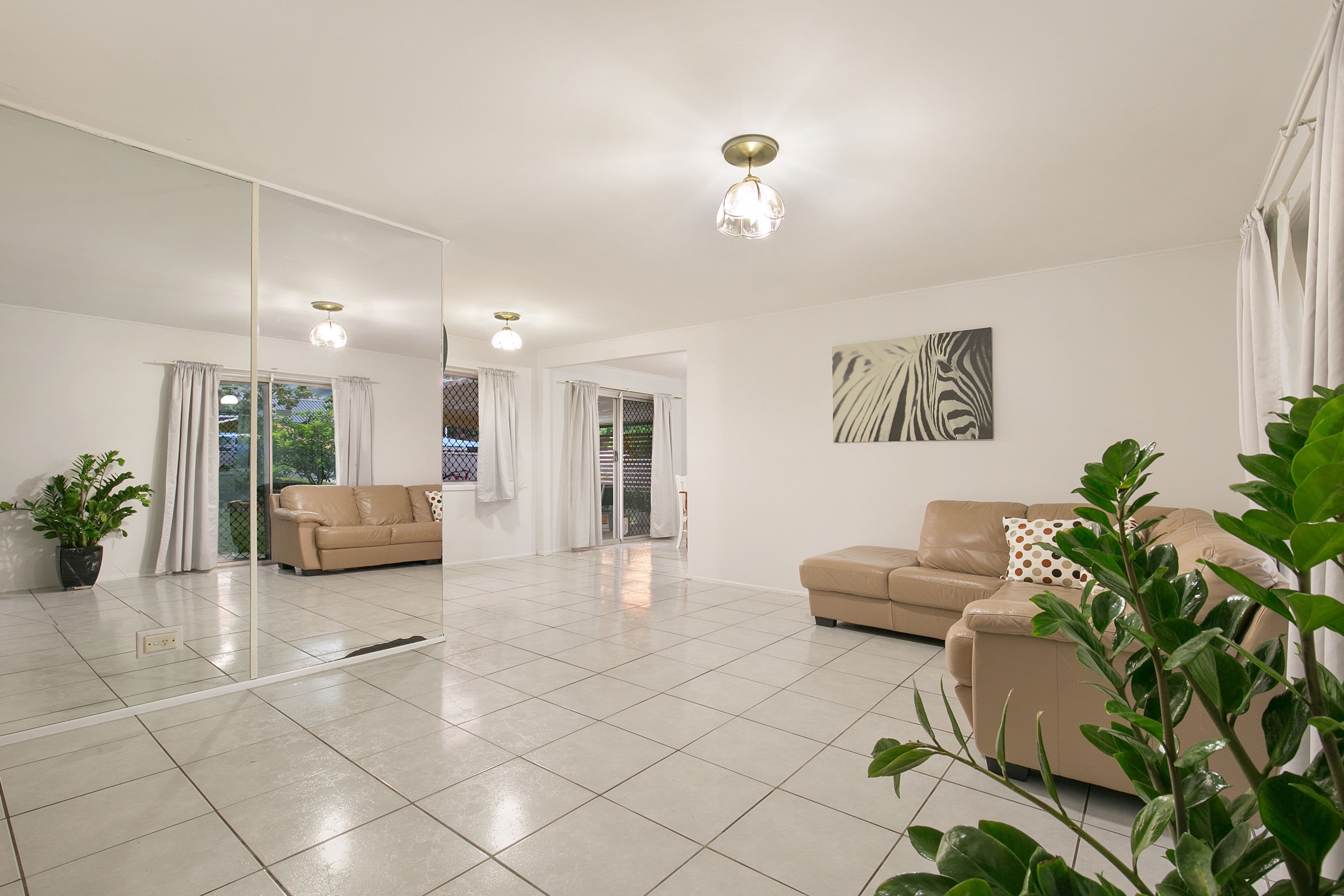 10 Macbeth Street, Kingston QLD 4114, Kingston - Thumbnail 3