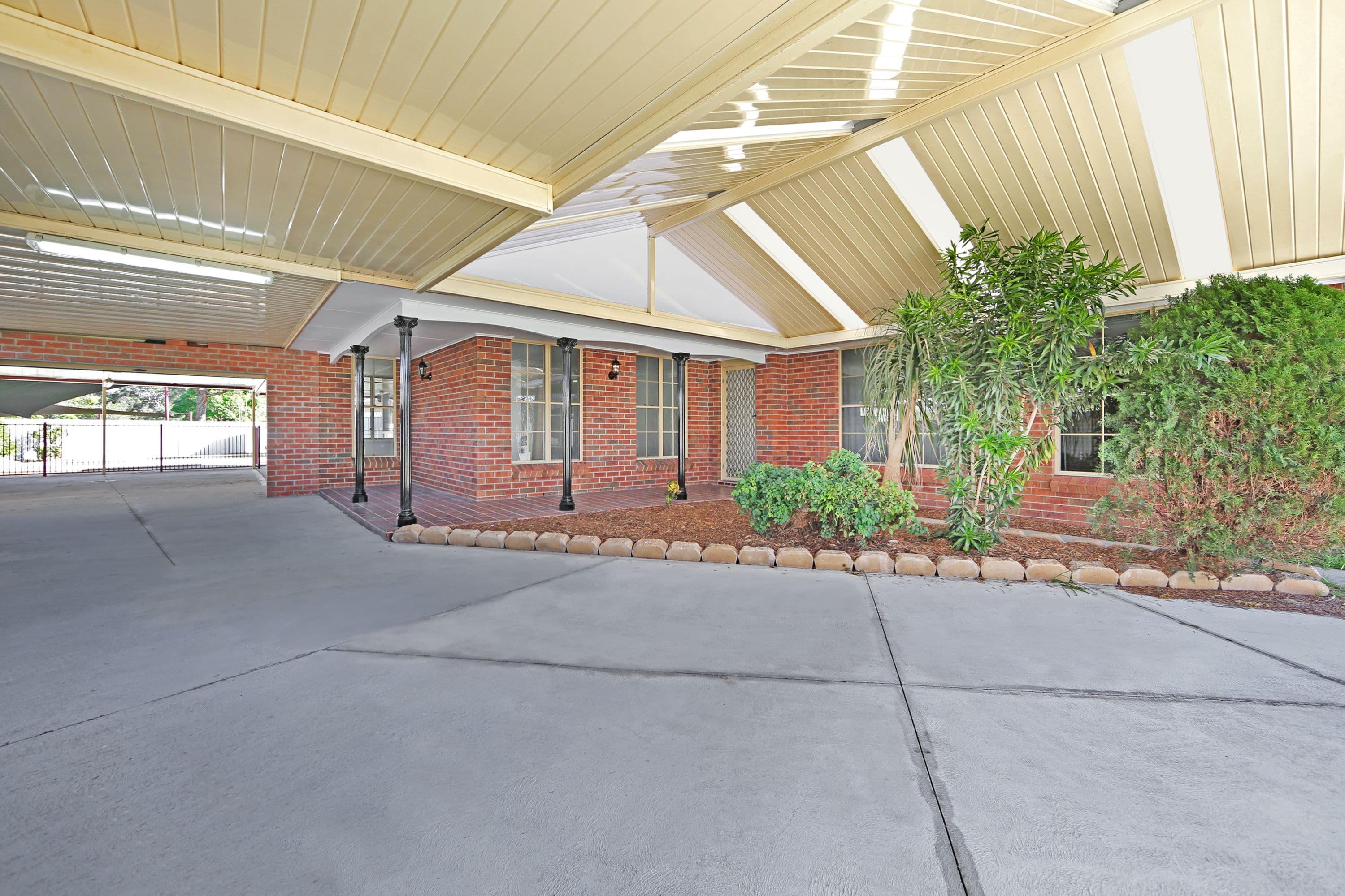 5 Mahni Close, Budgewoi NSW 2262, Budgewoi - Thumbnail 2