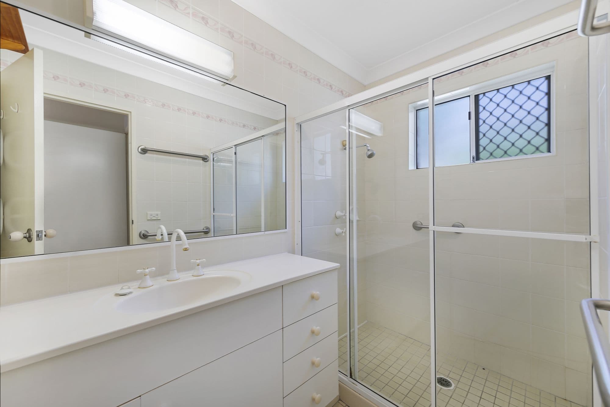 15 Lorraine Avenue, Berkeley Vale - Thumbnail 7