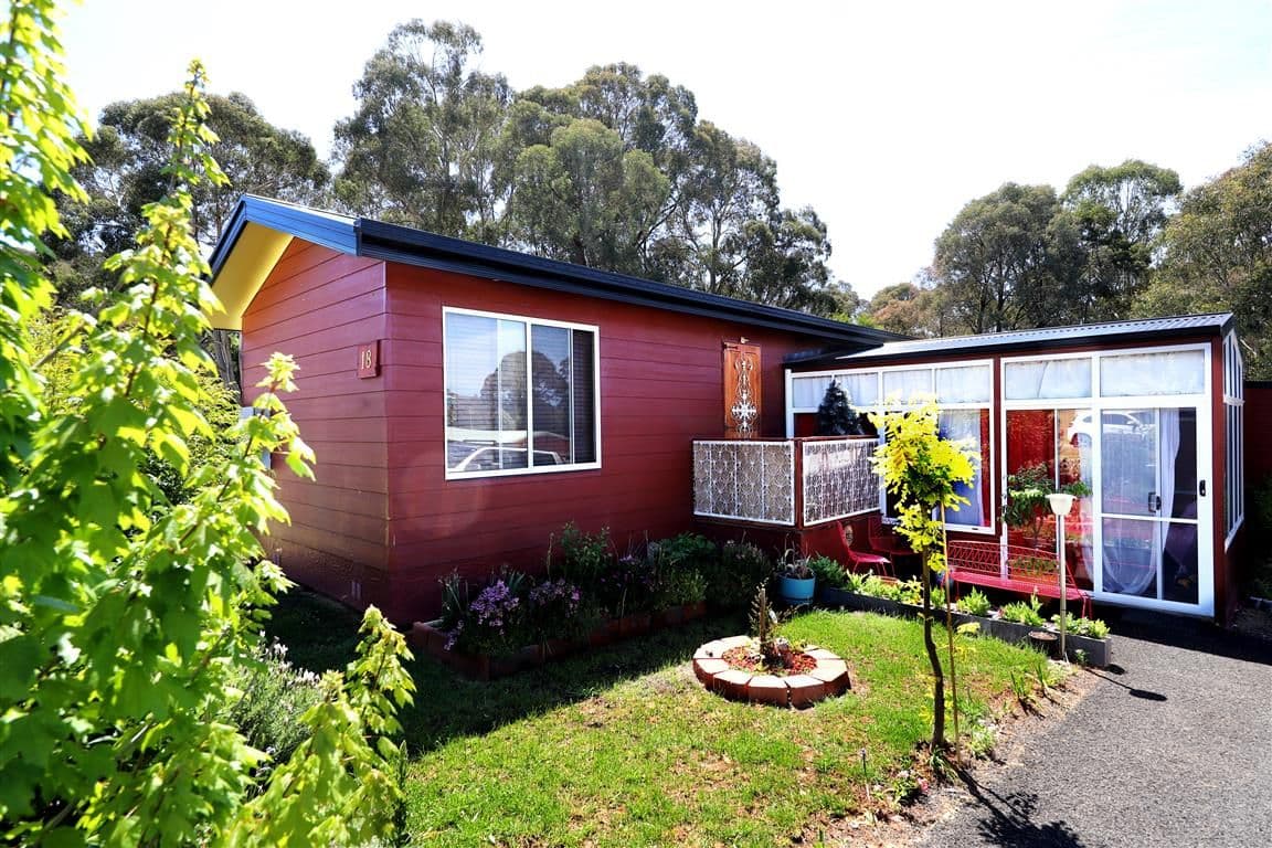 18 Bonza Crescent, Batlow - Image 1