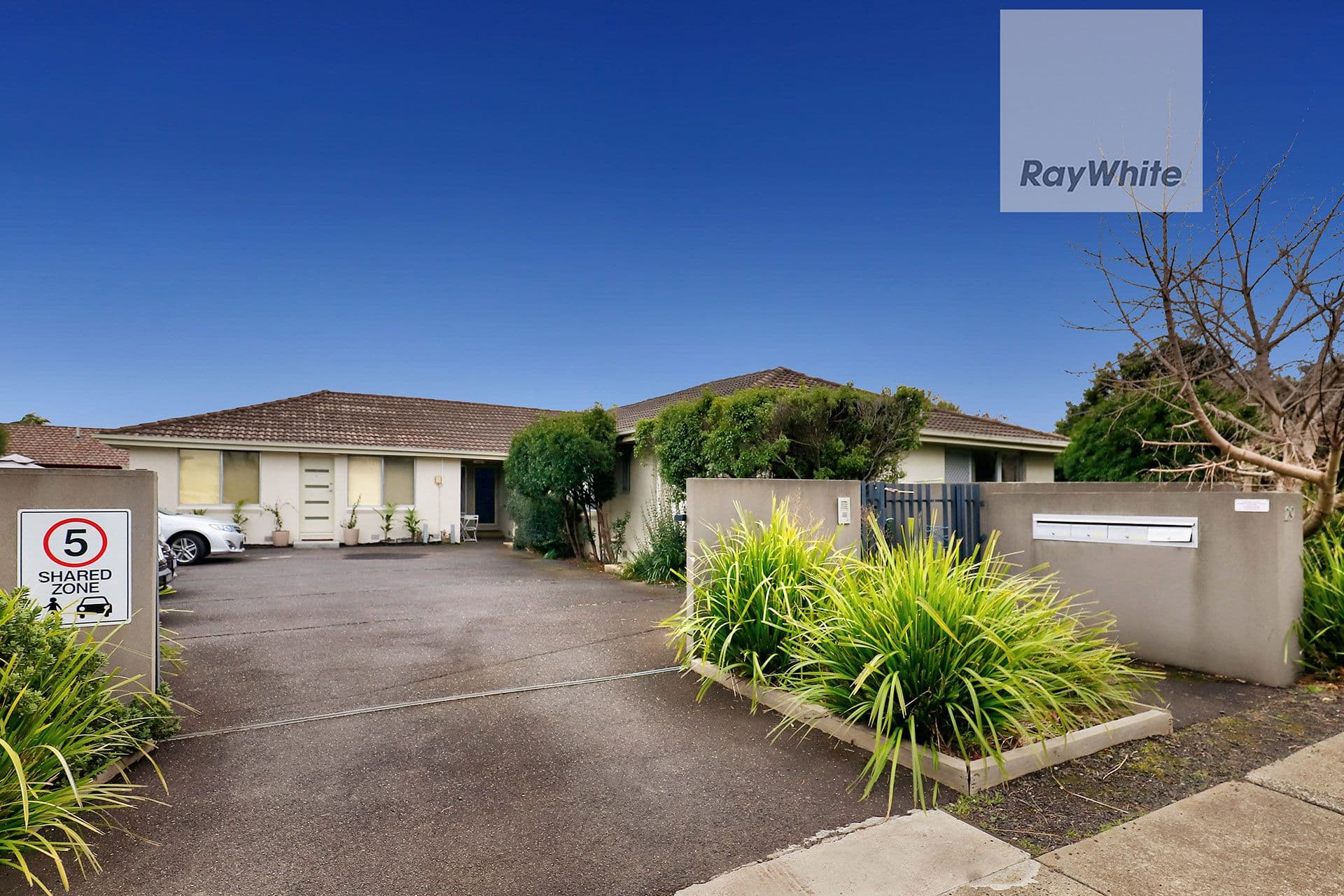 29 Broadmeadows Road, Tullamarine VIC 3043, Tullamarine - Thumbnail 3