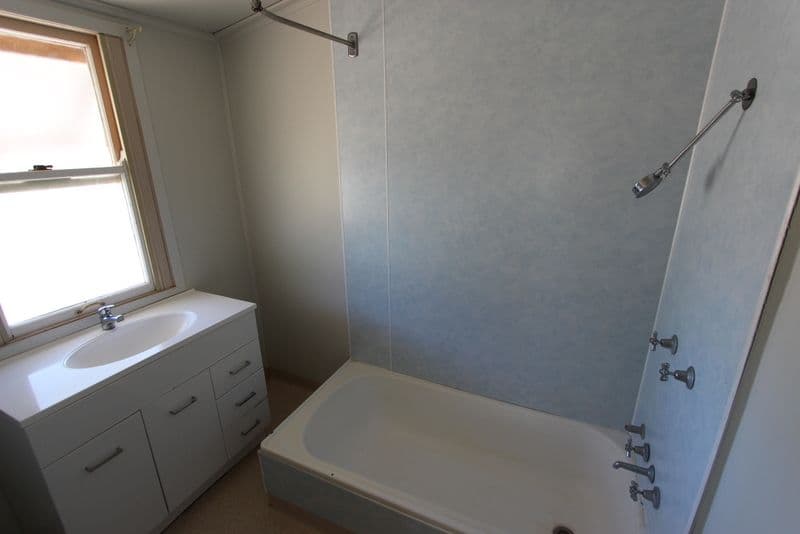 11 Ridgeway Street, Charleville QLD 4470, Charleville - Thumbnail 3