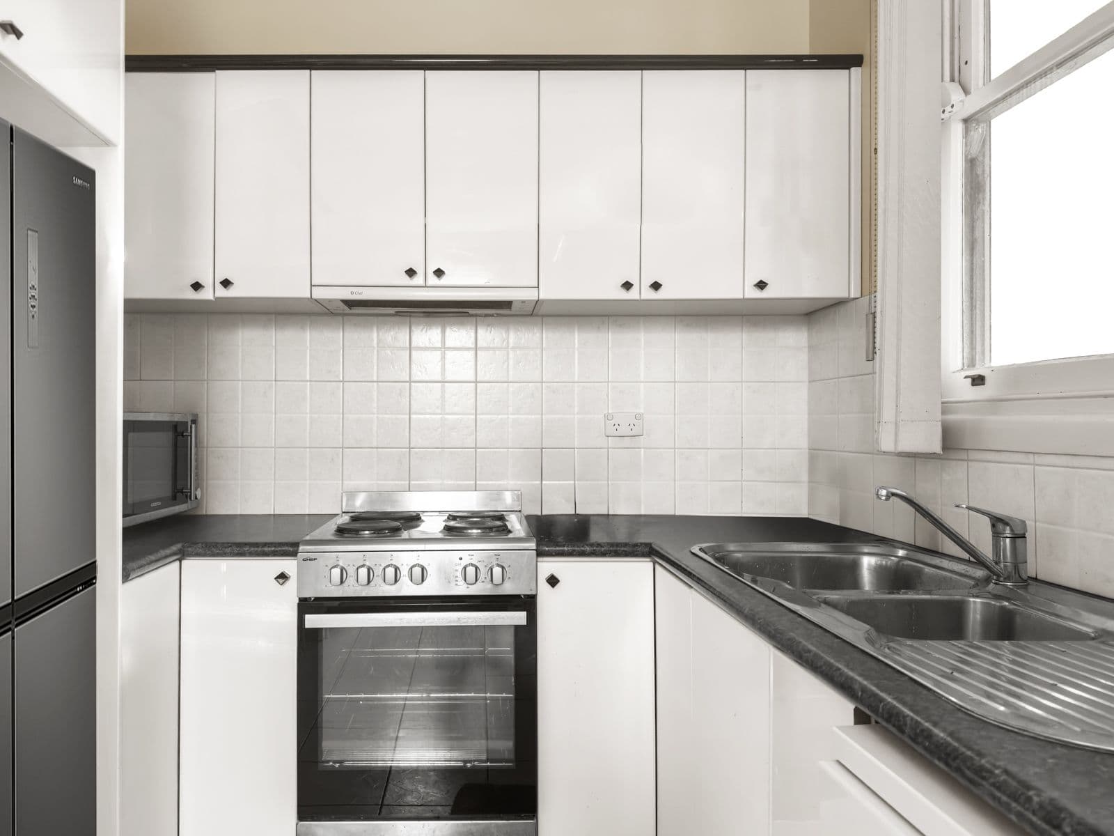 19 Lawrence Street, Peakhurst NSW 2210, Peakhurst - Thumbnail 2